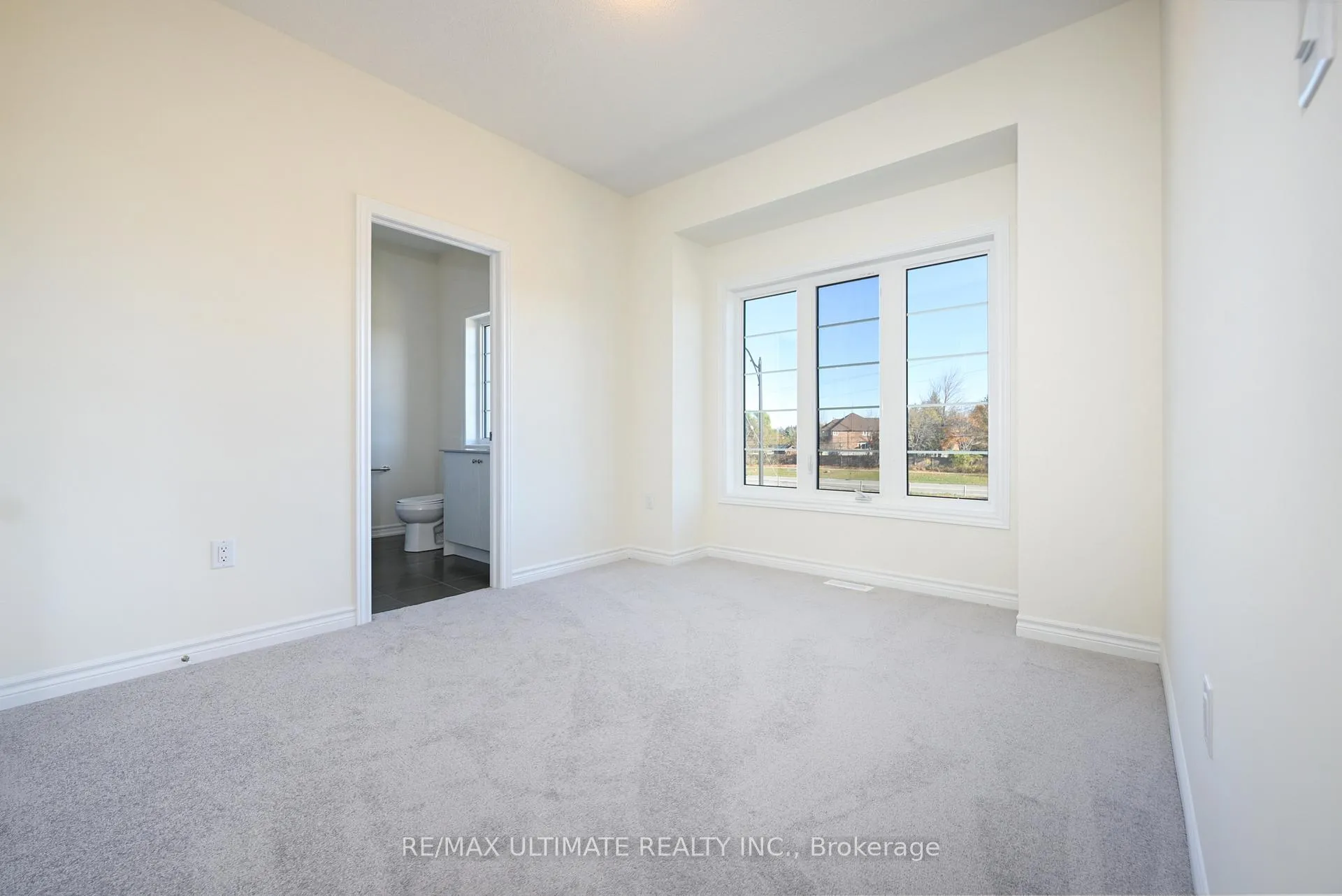 Photo 21 of 30 Sapwood Crescent, Brampton, Snelgrove — HOMEH
