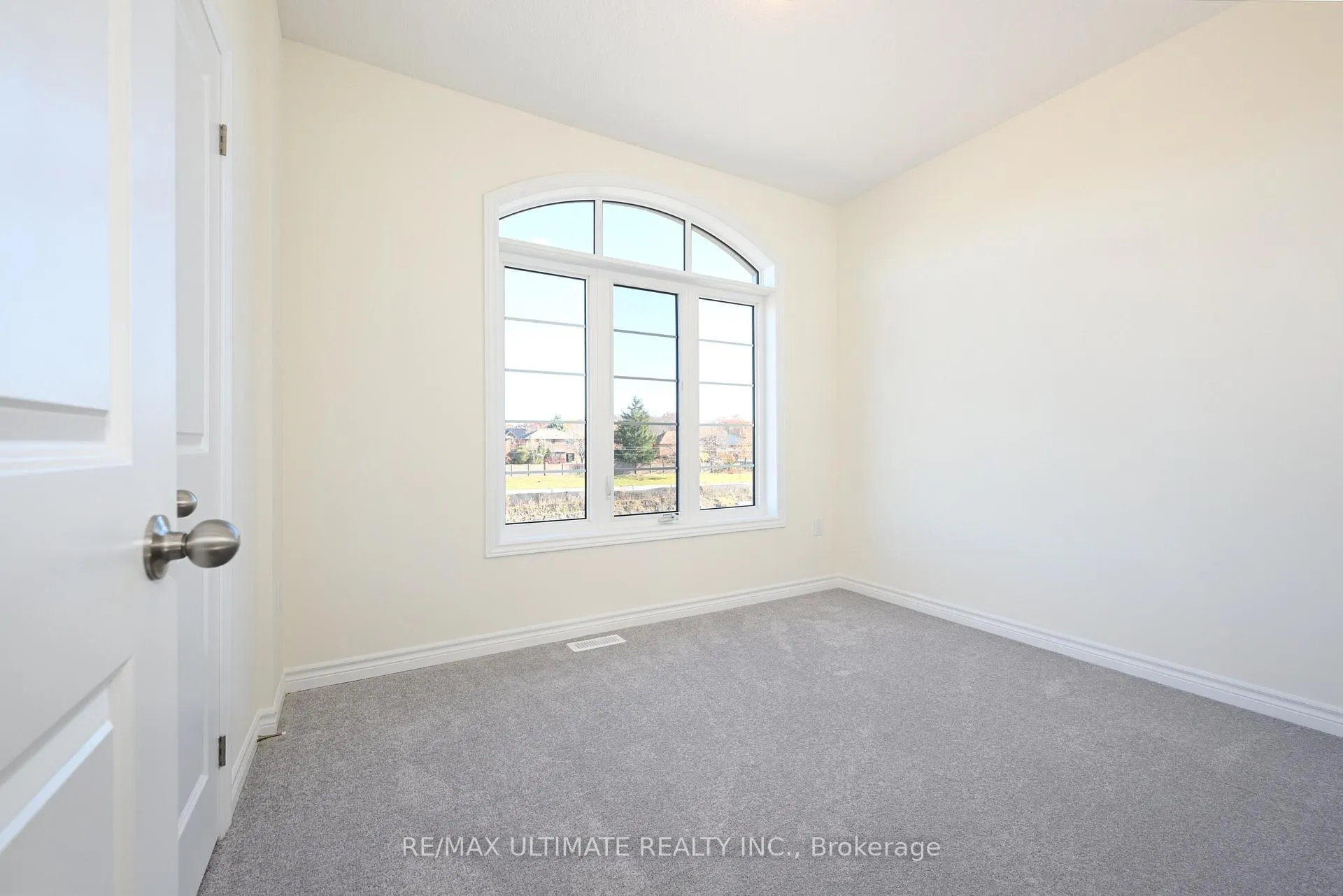 Photo 23 of 30 Sapwood Crescent, Brampton, Snelgrove — HOMEH
