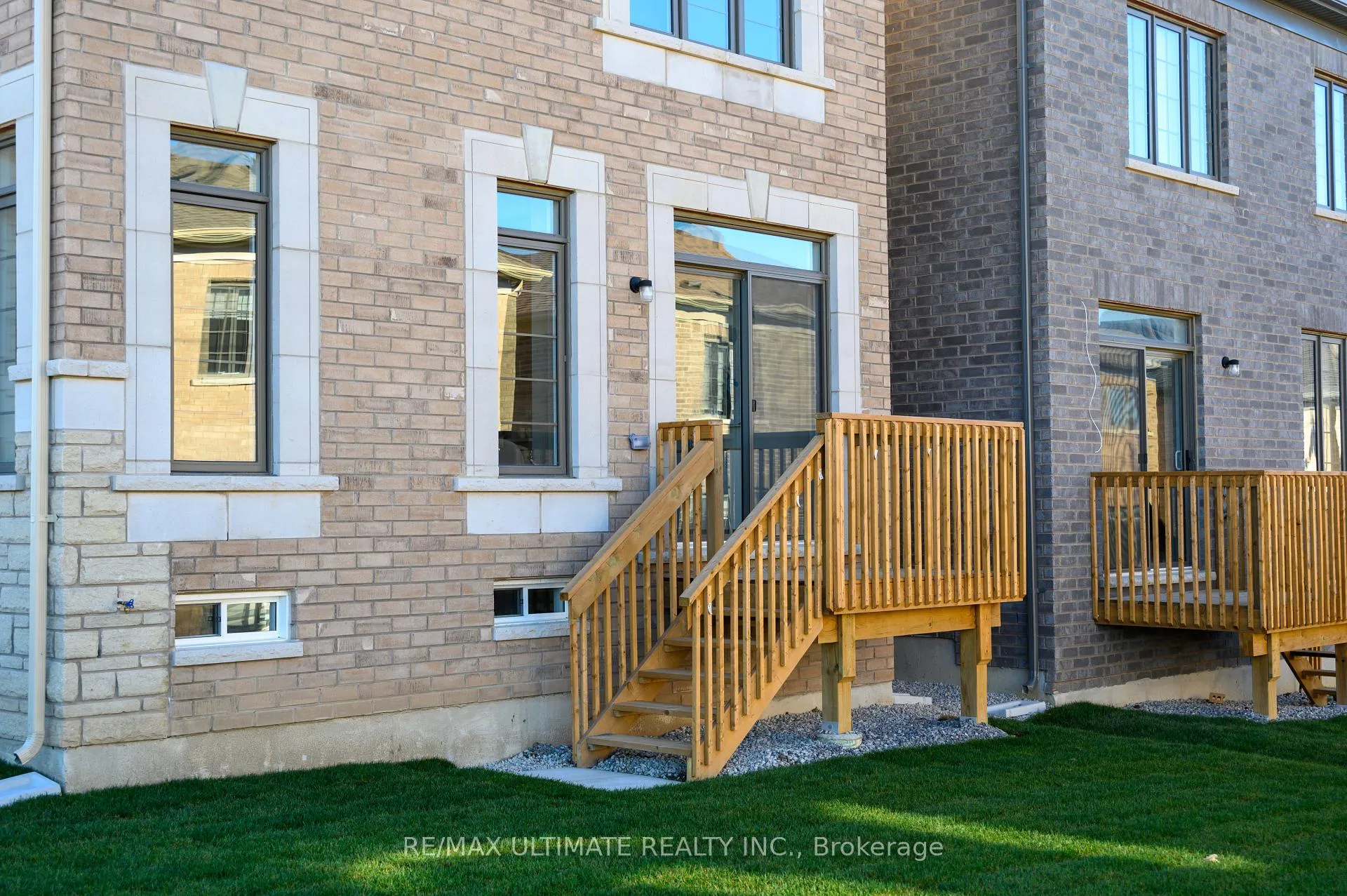 Photo 28 of 30 Sapwood Crescent, Brampton, Snelgrove — HOMEH
