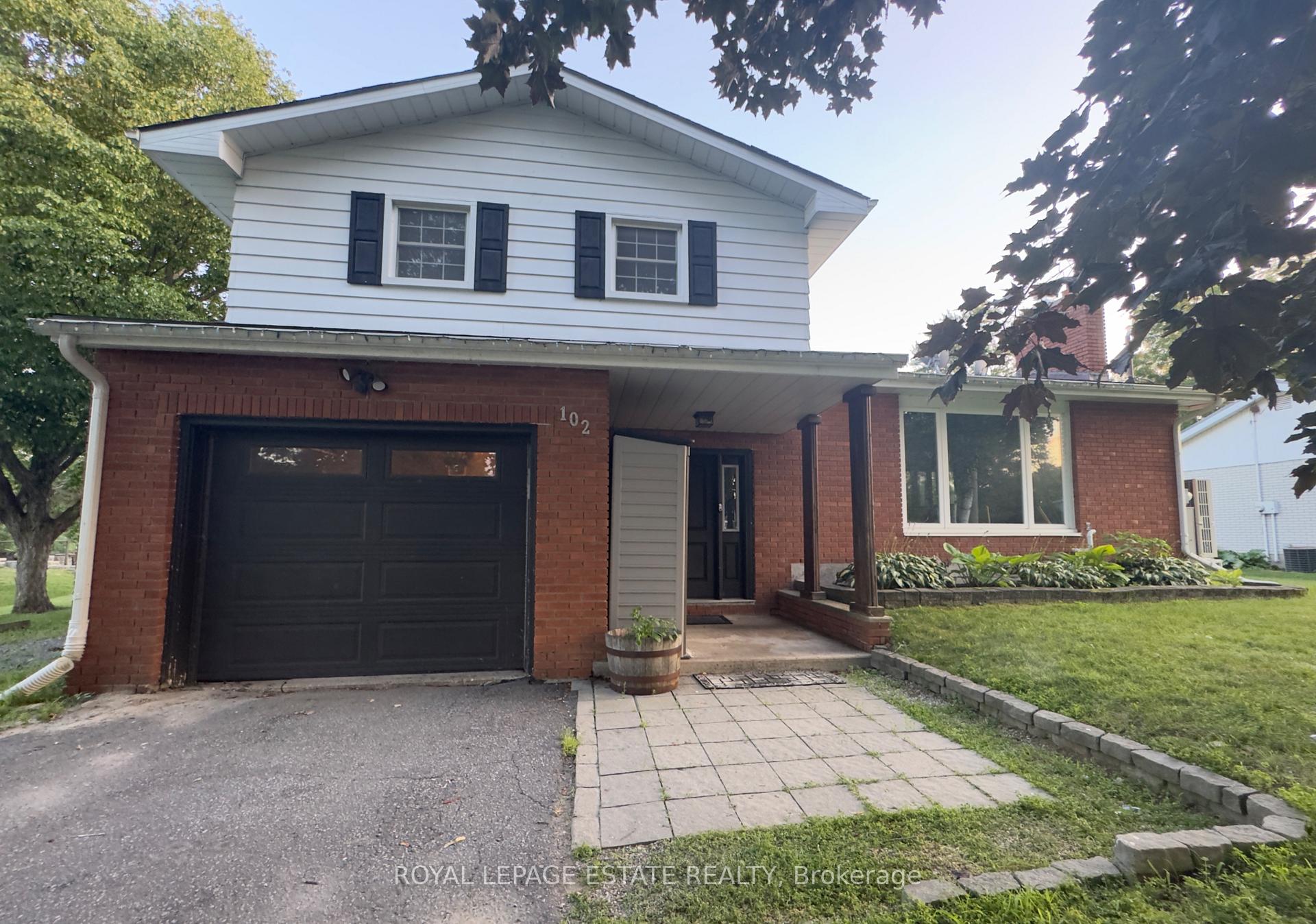 Photo 4 of 102 Greenfield Park, Belleville, Thurlow Ward — HOMEH