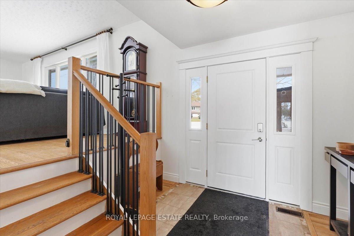 Photo 15 of 102 Greenfield Park, Belleville, Thurlow Ward — HOMEH