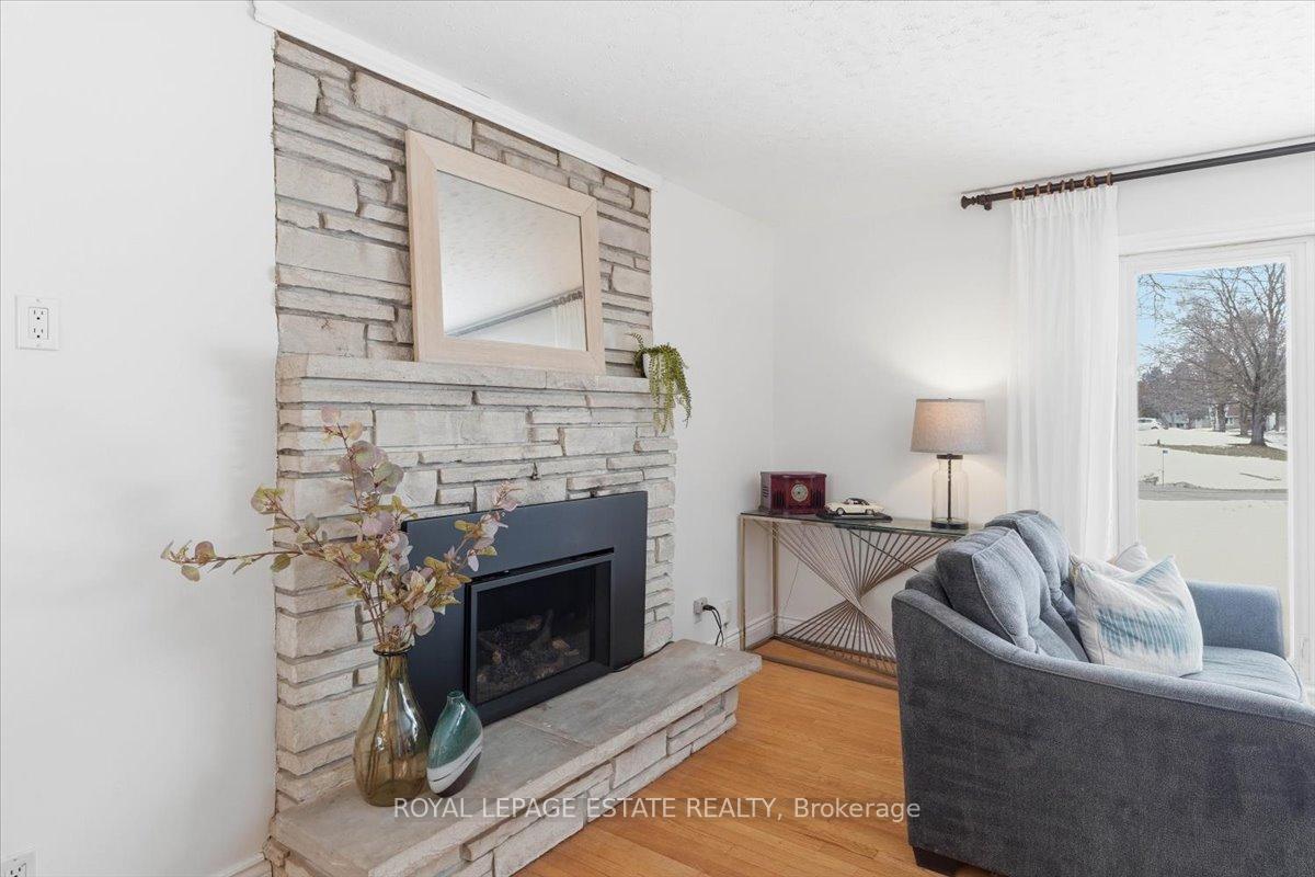 Photo 24 of 102 Greenfield Park, Belleville, Thurlow Ward — HOMEH