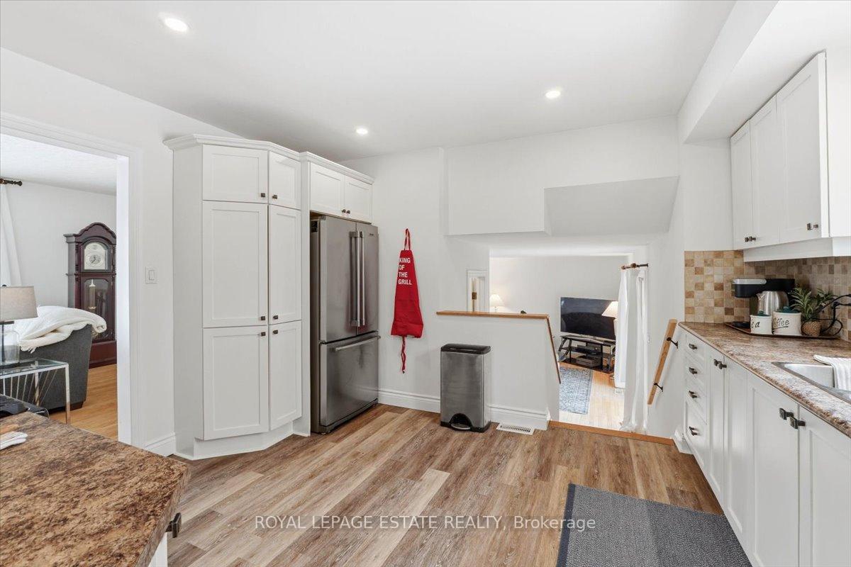 Photo 28 of 102 Greenfield Park, Belleville, Thurlow Ward — HOMEH