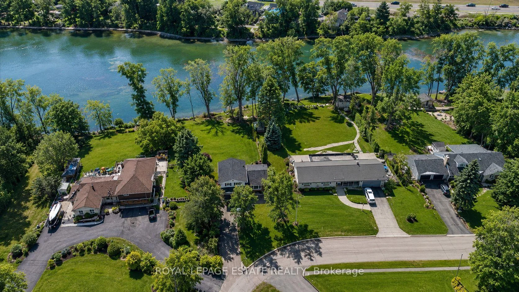 Photo 56 of 102 Greenfield Park, Belleville, Thurlow Ward — HOMEH