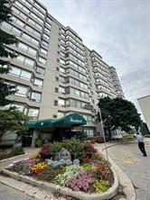 Front of Unit 1208, 744 Wonderland Road S