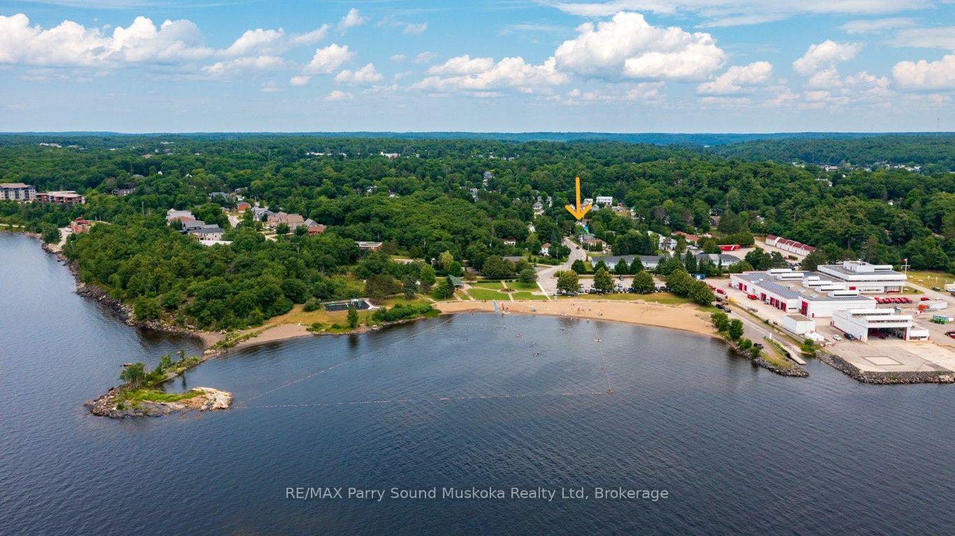 Photo 2 of 6 Prospect Street, Parry Sound — HOMEH