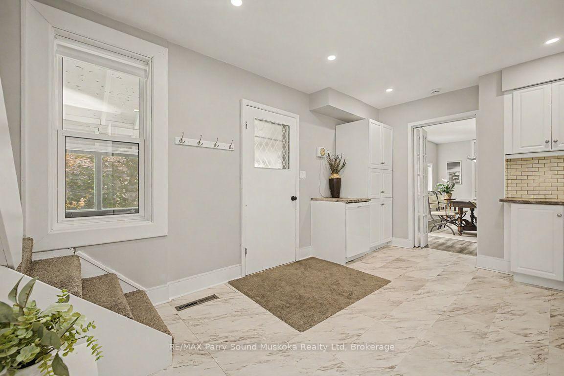 Photo 9 of 6 Prospect Street, Parry Sound — HOMEH