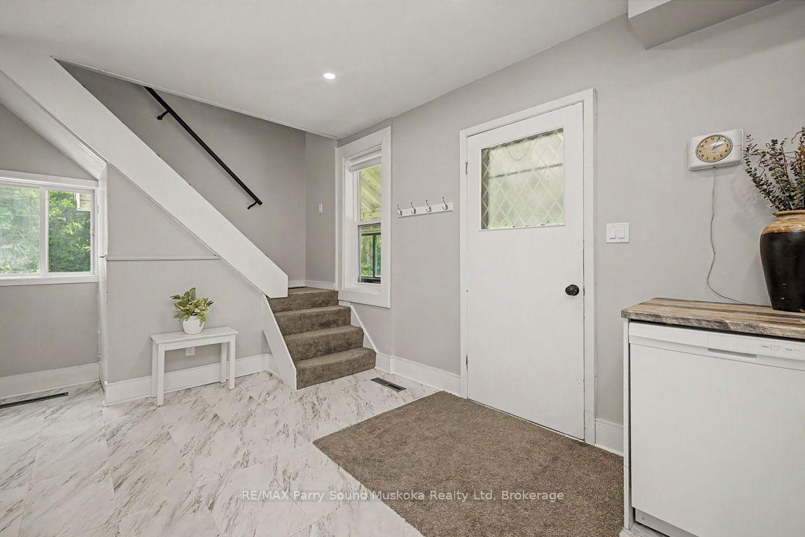 Photo 11 of 6 Prospect Street, Parry Sound — HOMEH