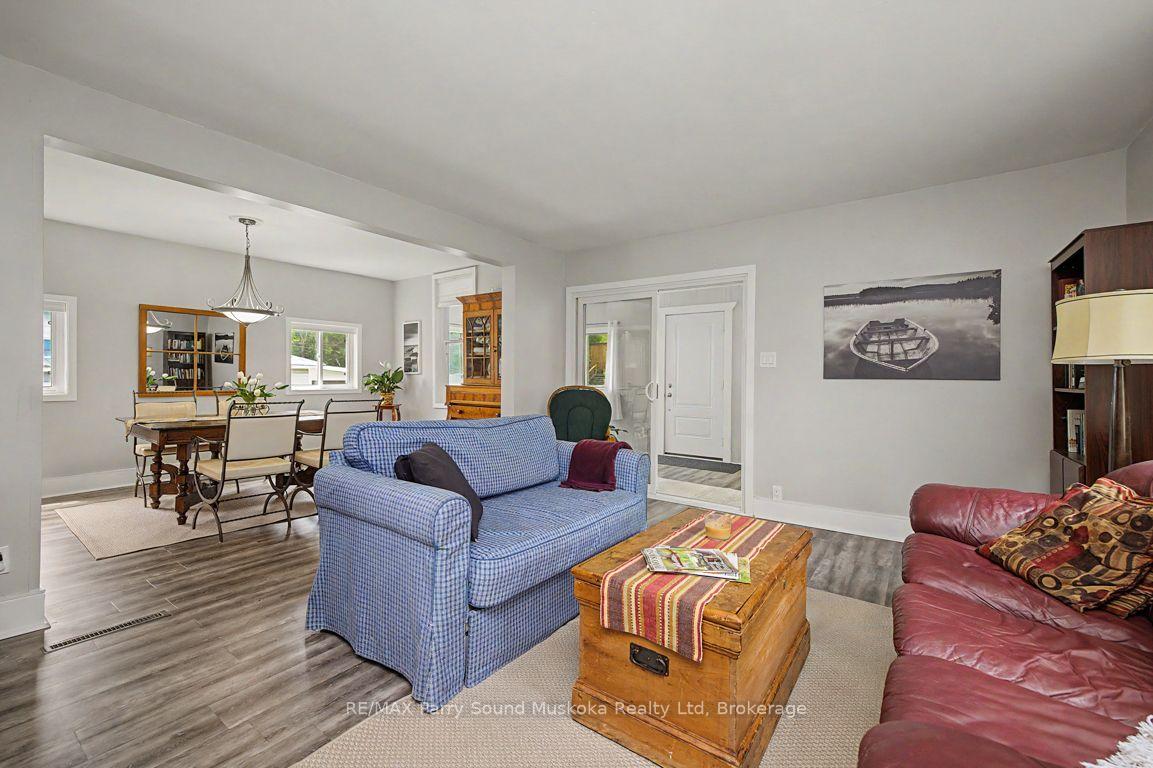 Photo 15 of 6 Prospect Street, Parry Sound — HOMEH