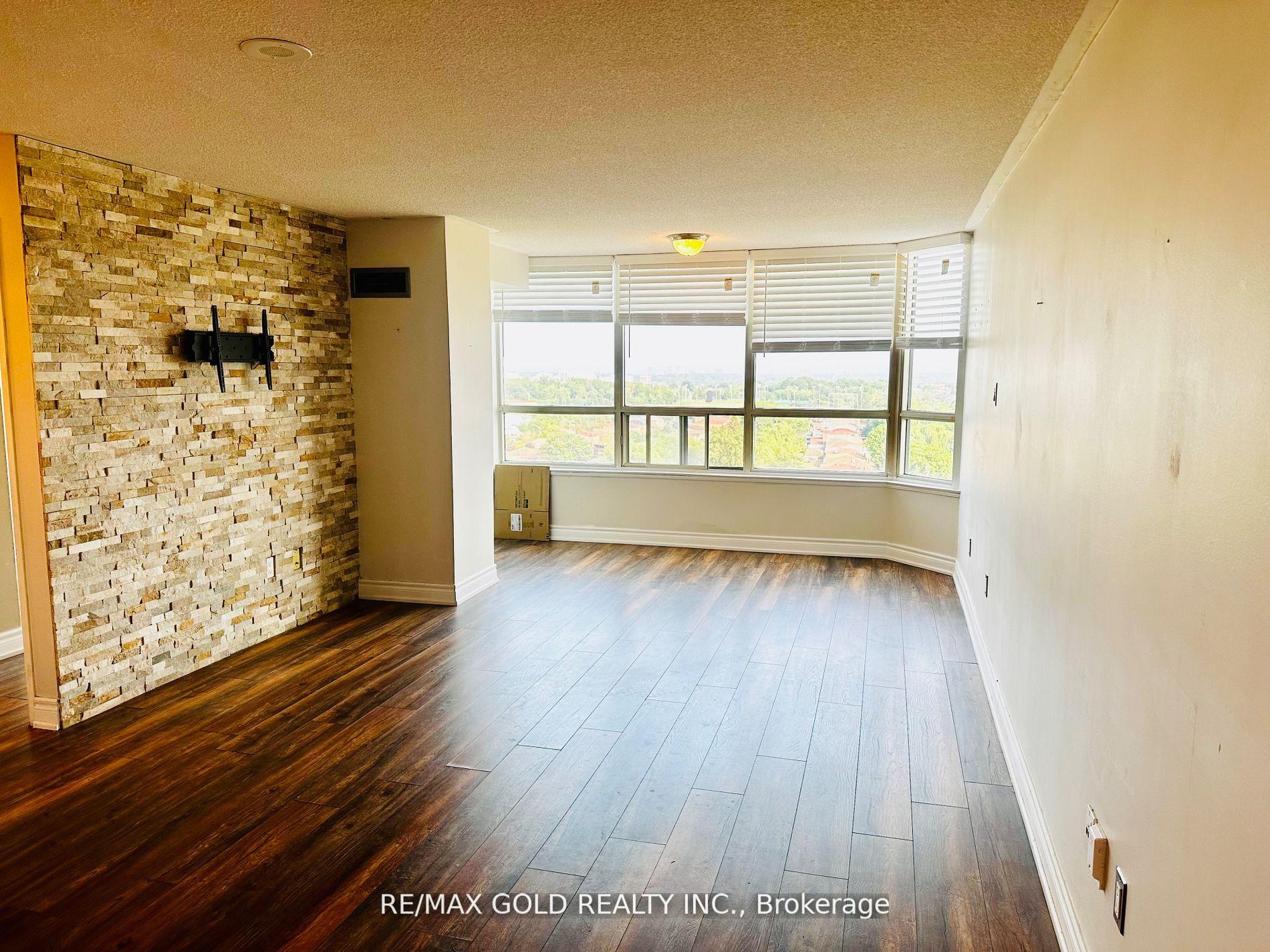 Photo 3 of Unit 1101, 400 Webb Drive, Mississauga, City Centre — HOMEH