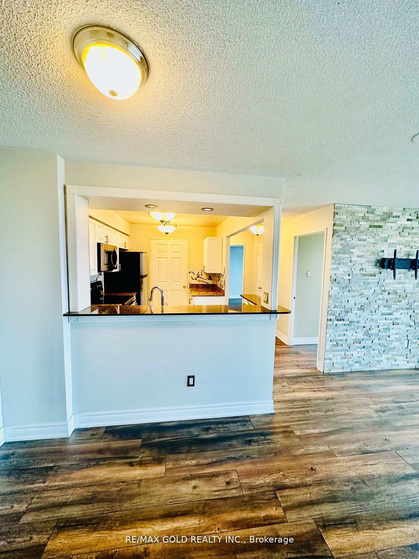 Photo 5 of Unit 1101, 400 Webb Drive, Mississauga, City Centre — HOMEH