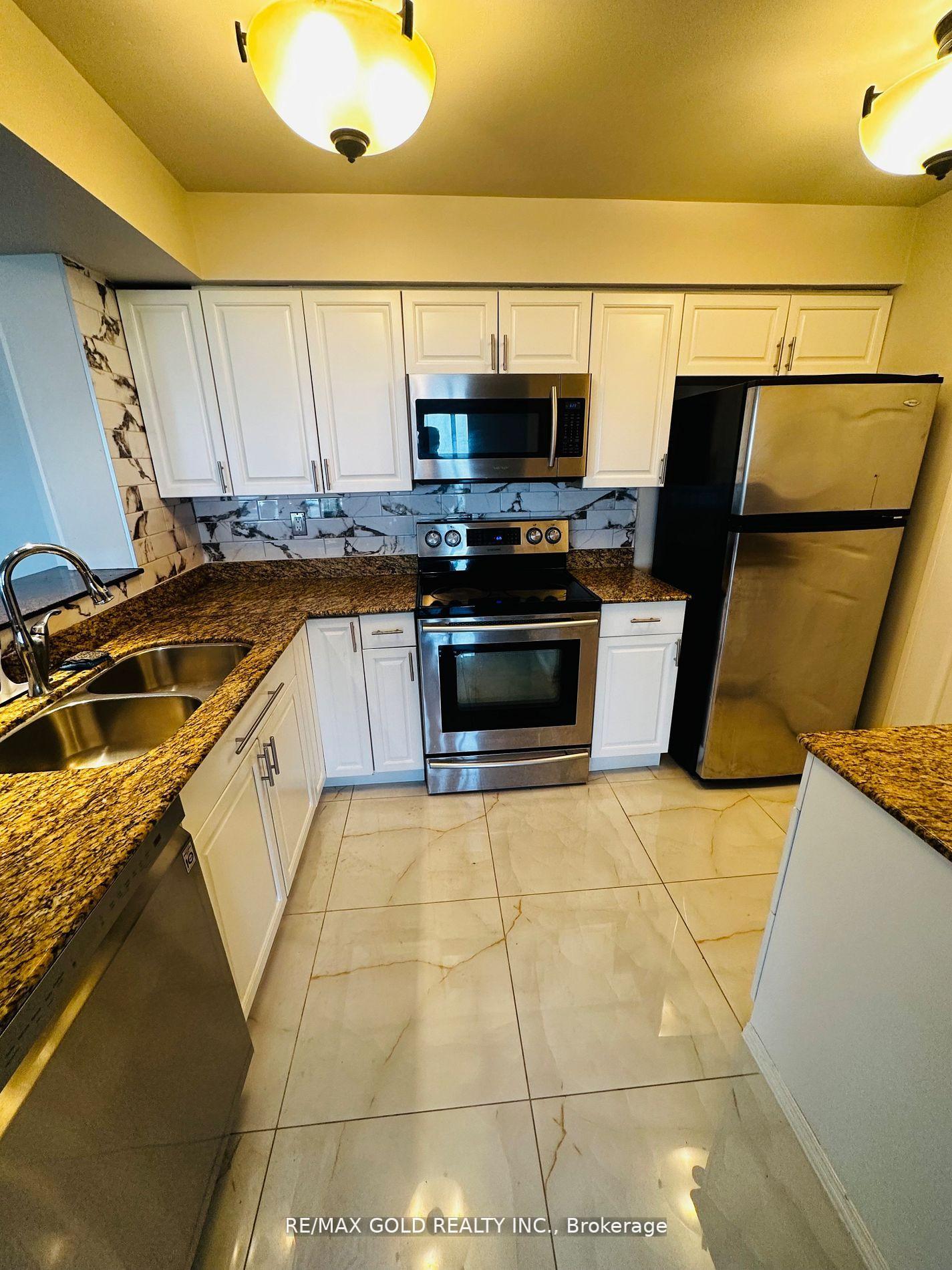 Photo 6 of Unit 1101, 400 Webb Drive, Mississauga, City Centre — HOMEH