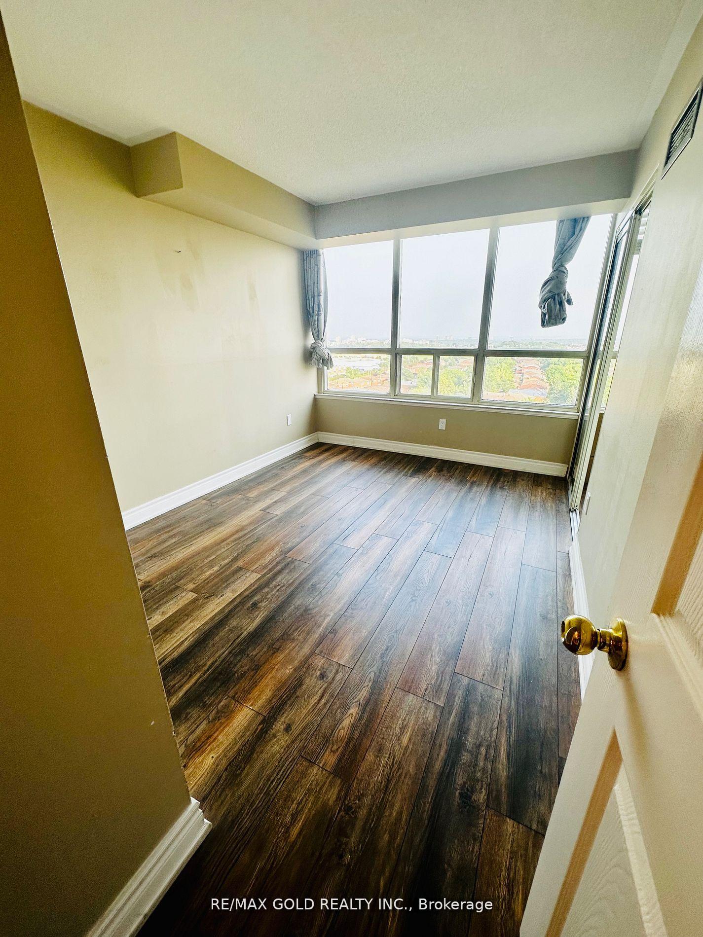 Photo 7 of Unit 1101, 400 Webb Drive, Mississauga, City Centre — HOMEH