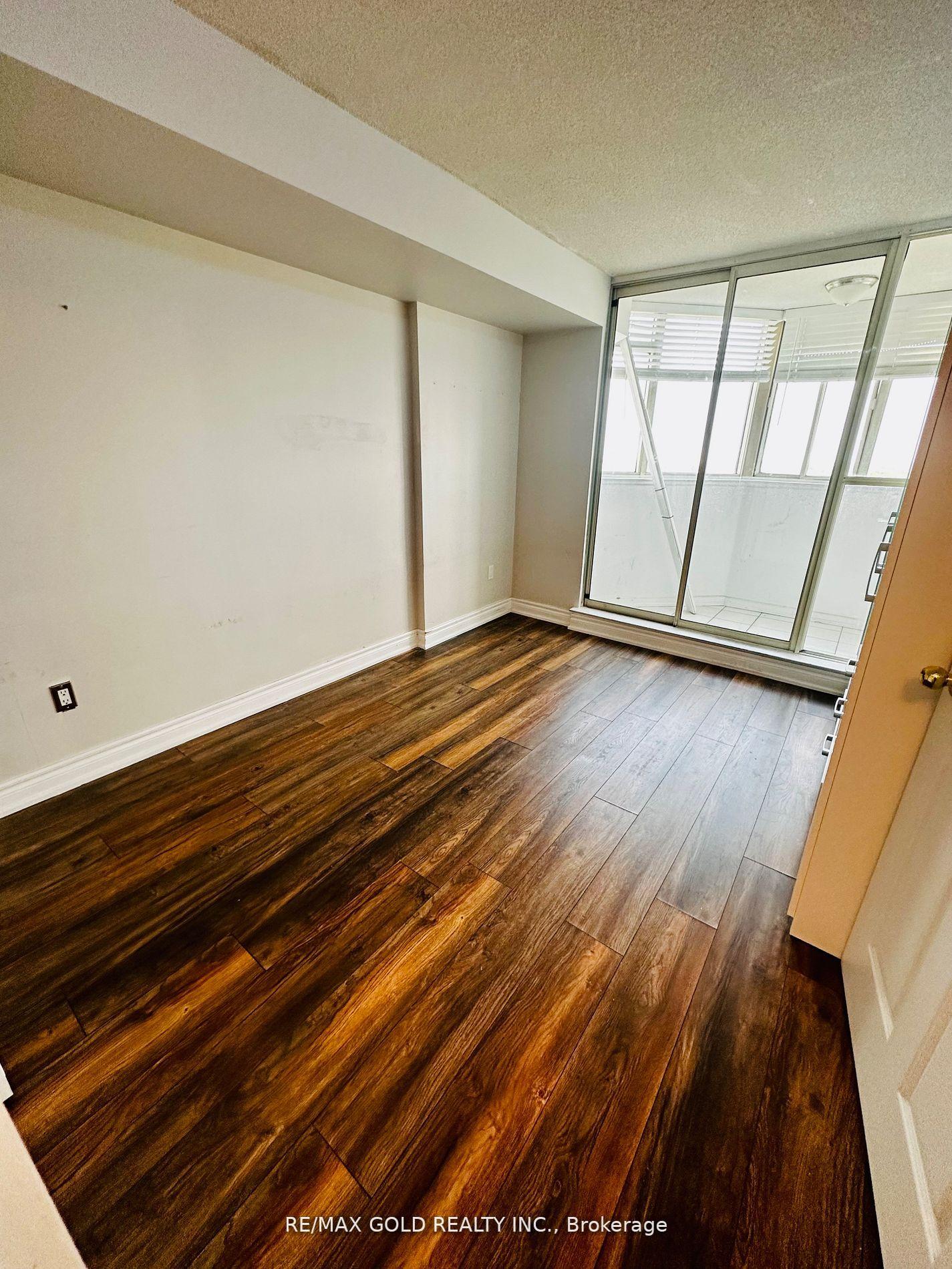 Photo 9 of Unit 1101, 400 Webb Drive, Mississauga, City Centre — HOMEH