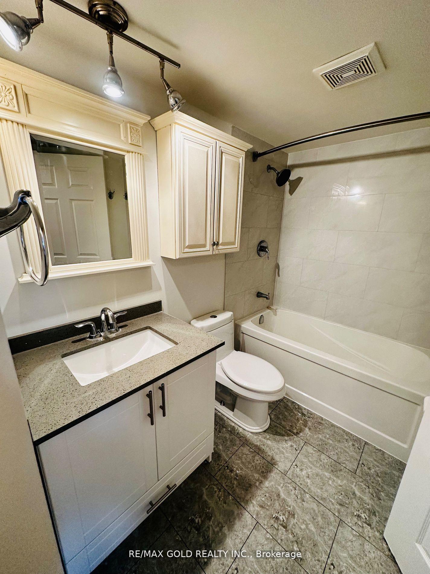 Photo 10 of Unit 1101, 400 Webb Drive, Mississauga, City Centre — HOMEH