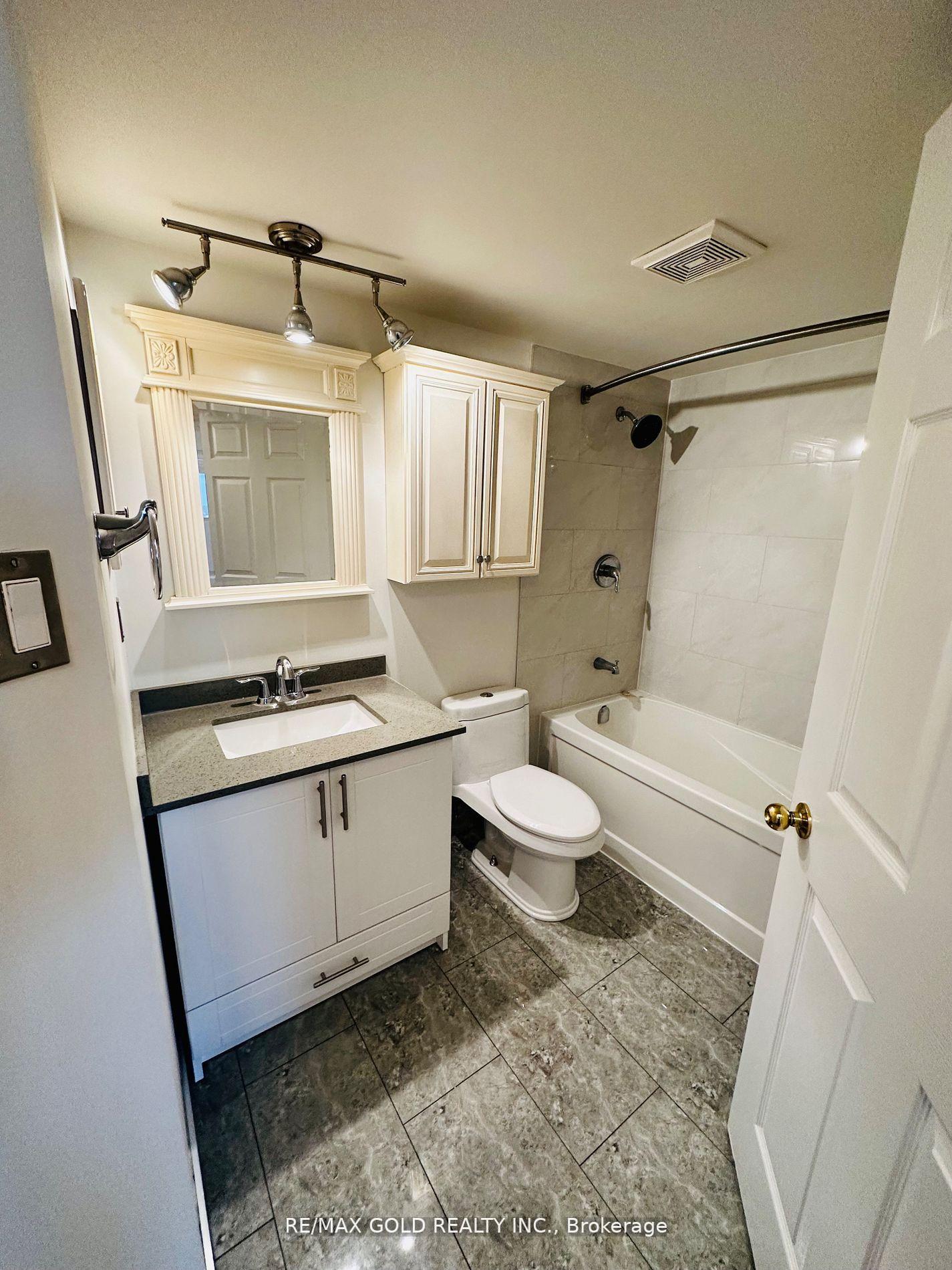 Photo 11 of Unit 1101, 400 Webb Drive, Mississauga, City Centre — HOMEH