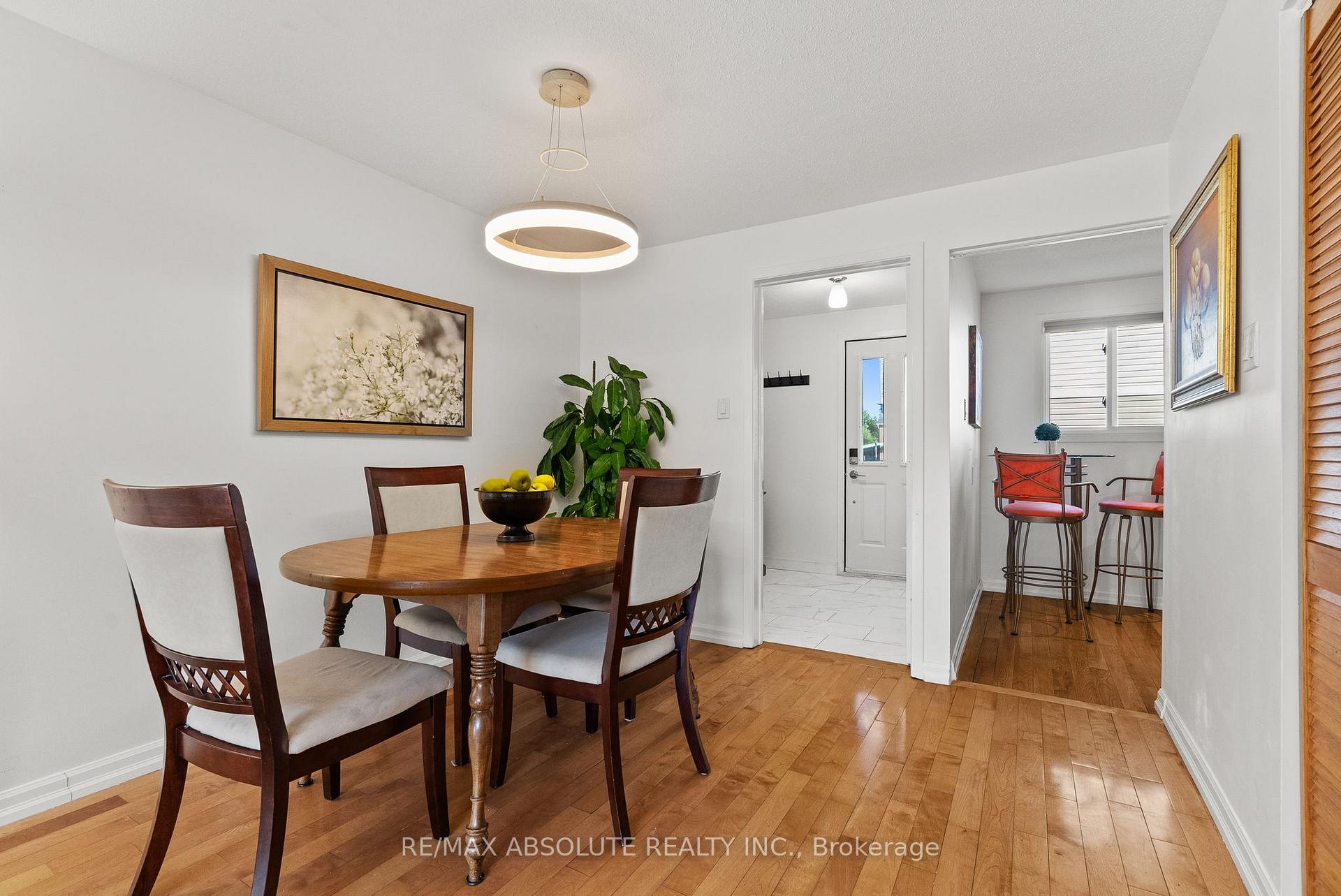 Photo 4 of Unit #D, 413 Woodfield Drive, Ottawa, Tanglewood — HOMEH