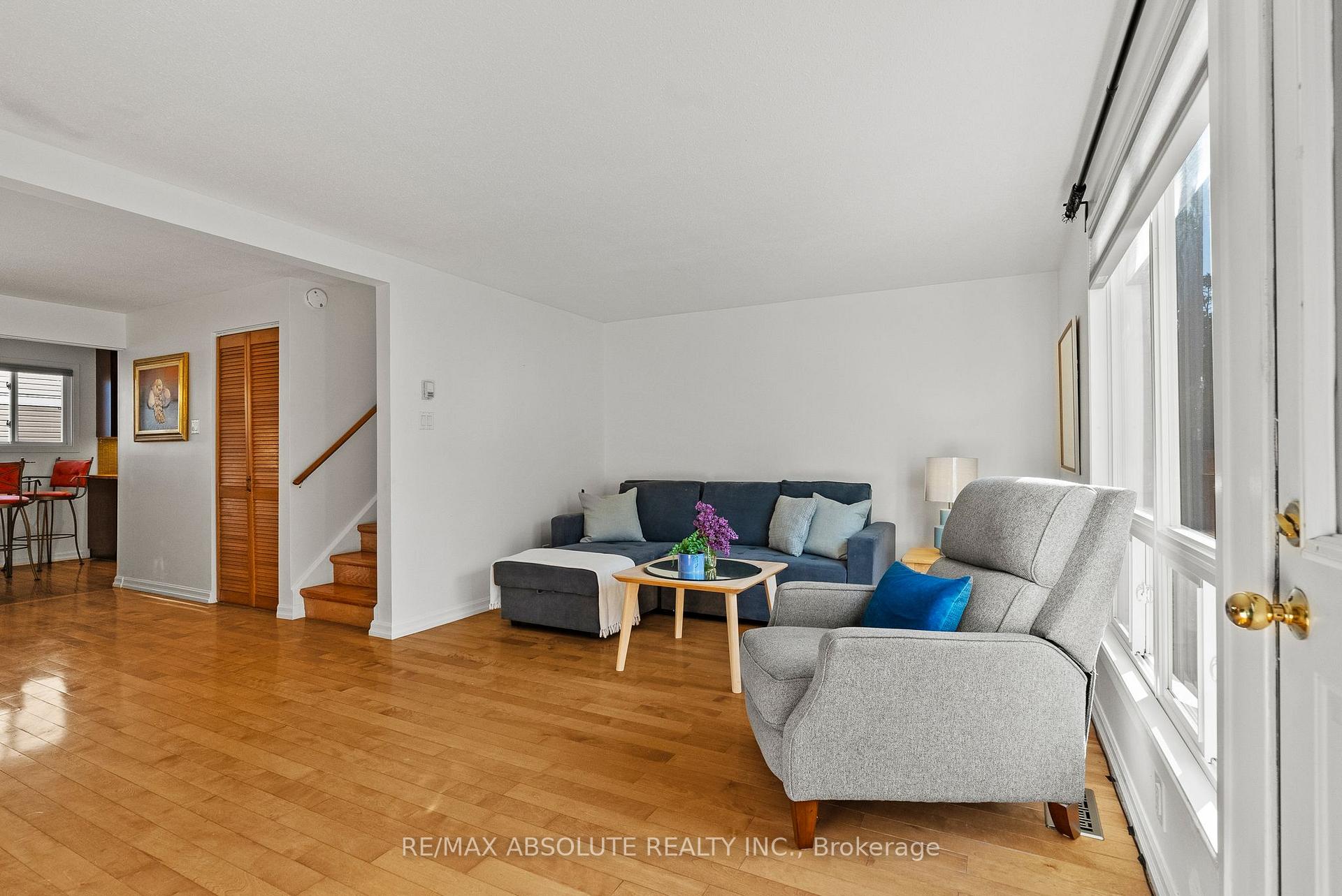 Photo 8 of Unit #D, 413 Woodfield Drive, Ottawa, Tanglewood — HOMEH