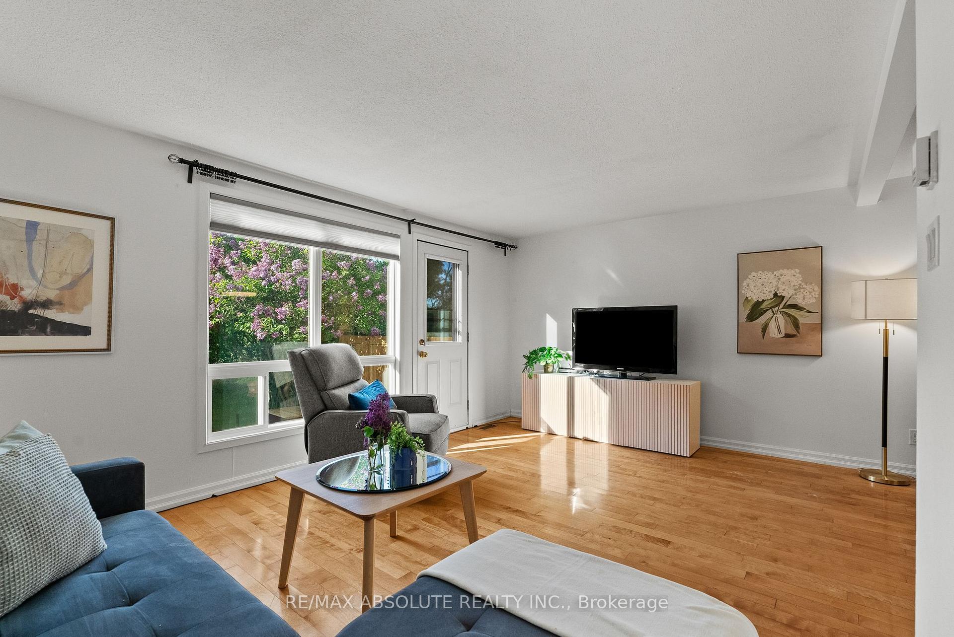 Photo 10 of Unit #D, 413 Woodfield Drive, Ottawa, Tanglewood — HOMEH