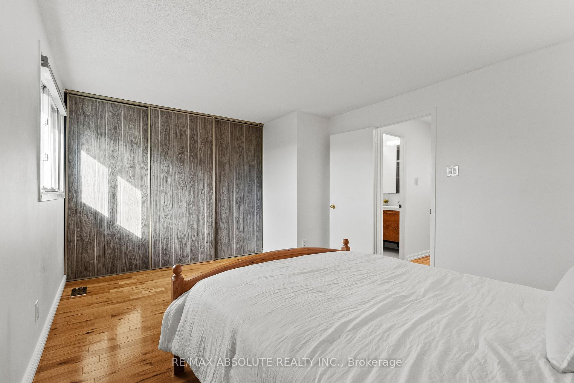 Photo 18 of Unit #D, 413 Woodfield Drive, Ottawa, Tanglewood — HOMEH