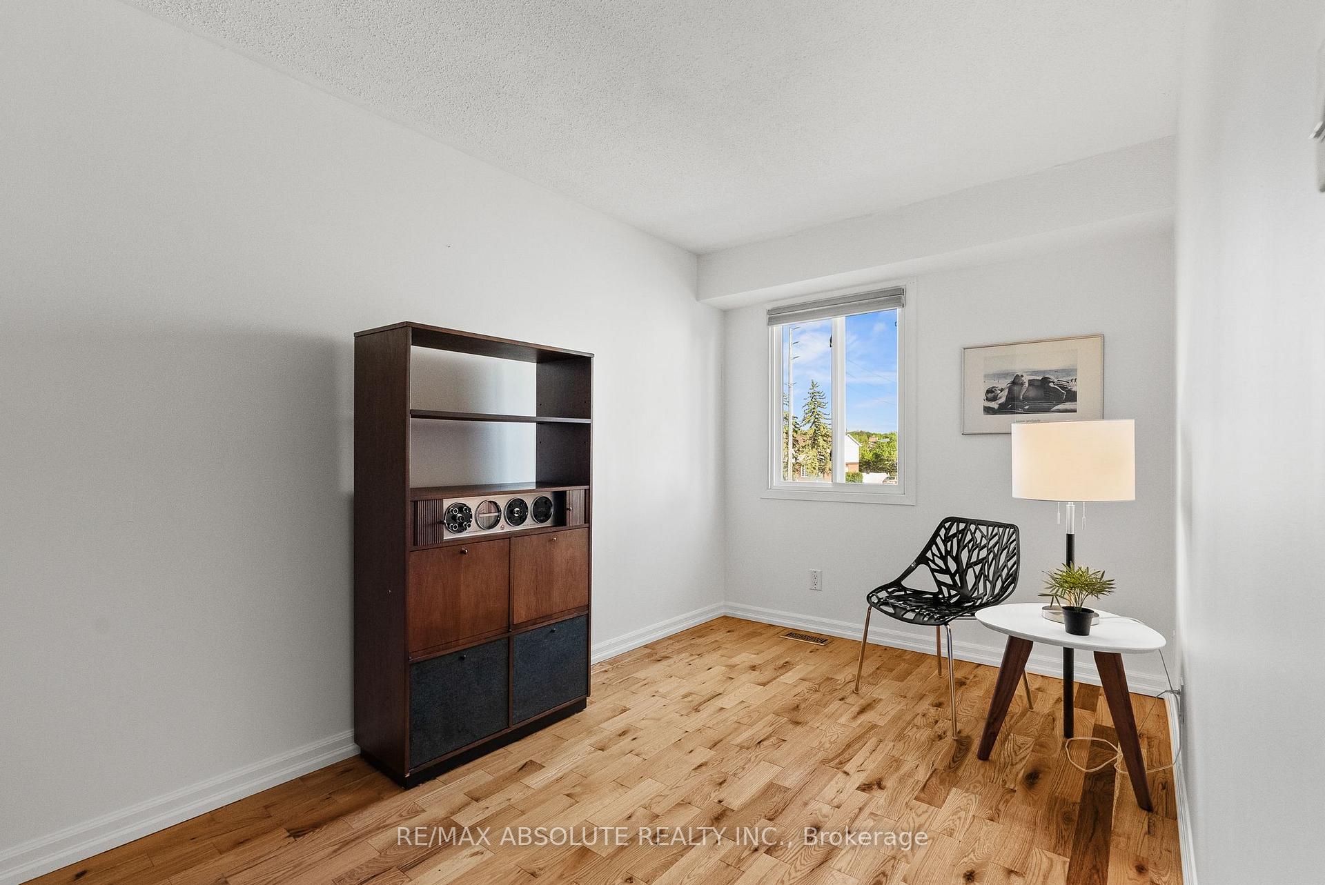 Photo 22 of Unit #D, 413 Woodfield Drive, Ottawa, Tanglewood — HOMEH