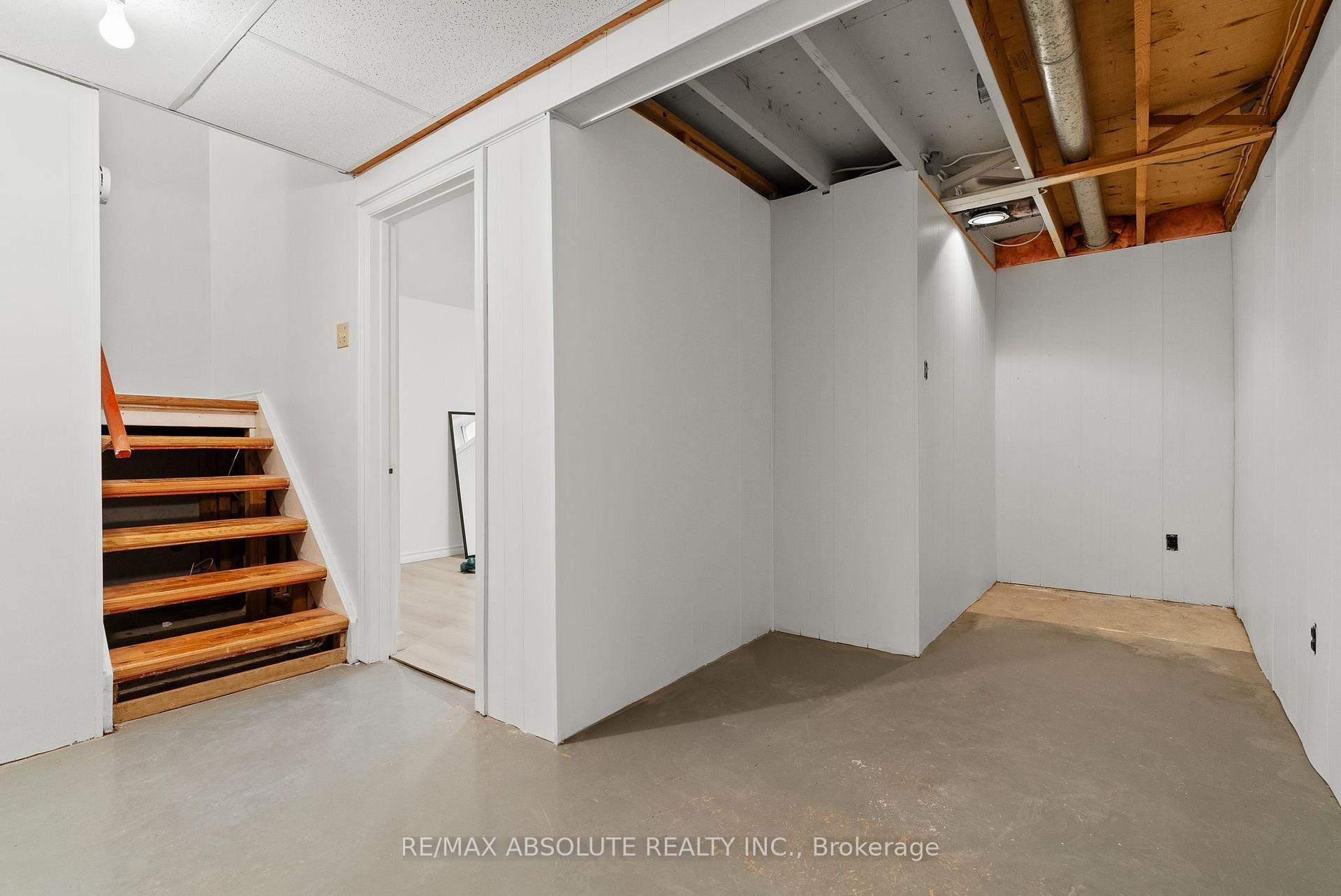 Photo 26 of Unit #D, 413 Woodfield Drive, Ottawa, Tanglewood — HOMEH