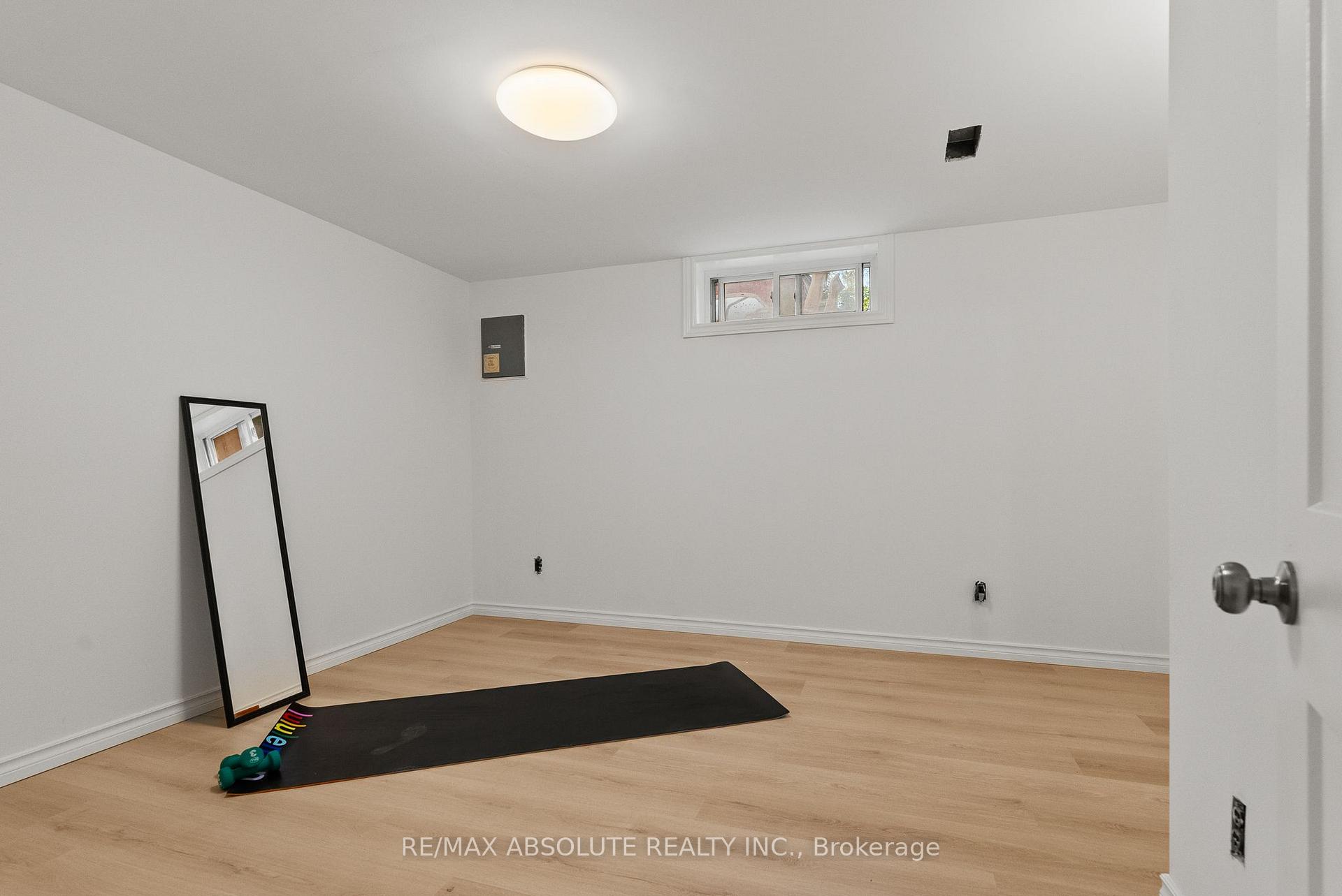 Photo 27 of Unit #D, 413 Woodfield Drive, Ottawa, Tanglewood — HOMEH