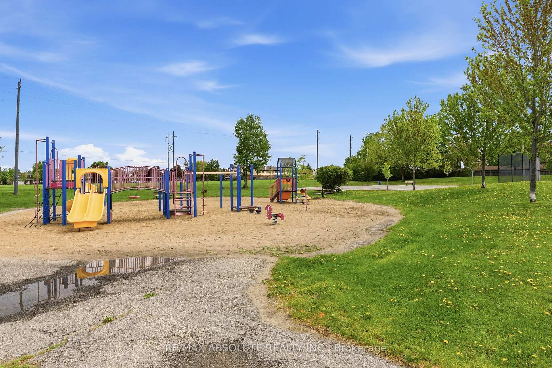 Photo 34 of Unit #D, 413 Woodfield Drive, Ottawa, Tanglewood — HOMEH