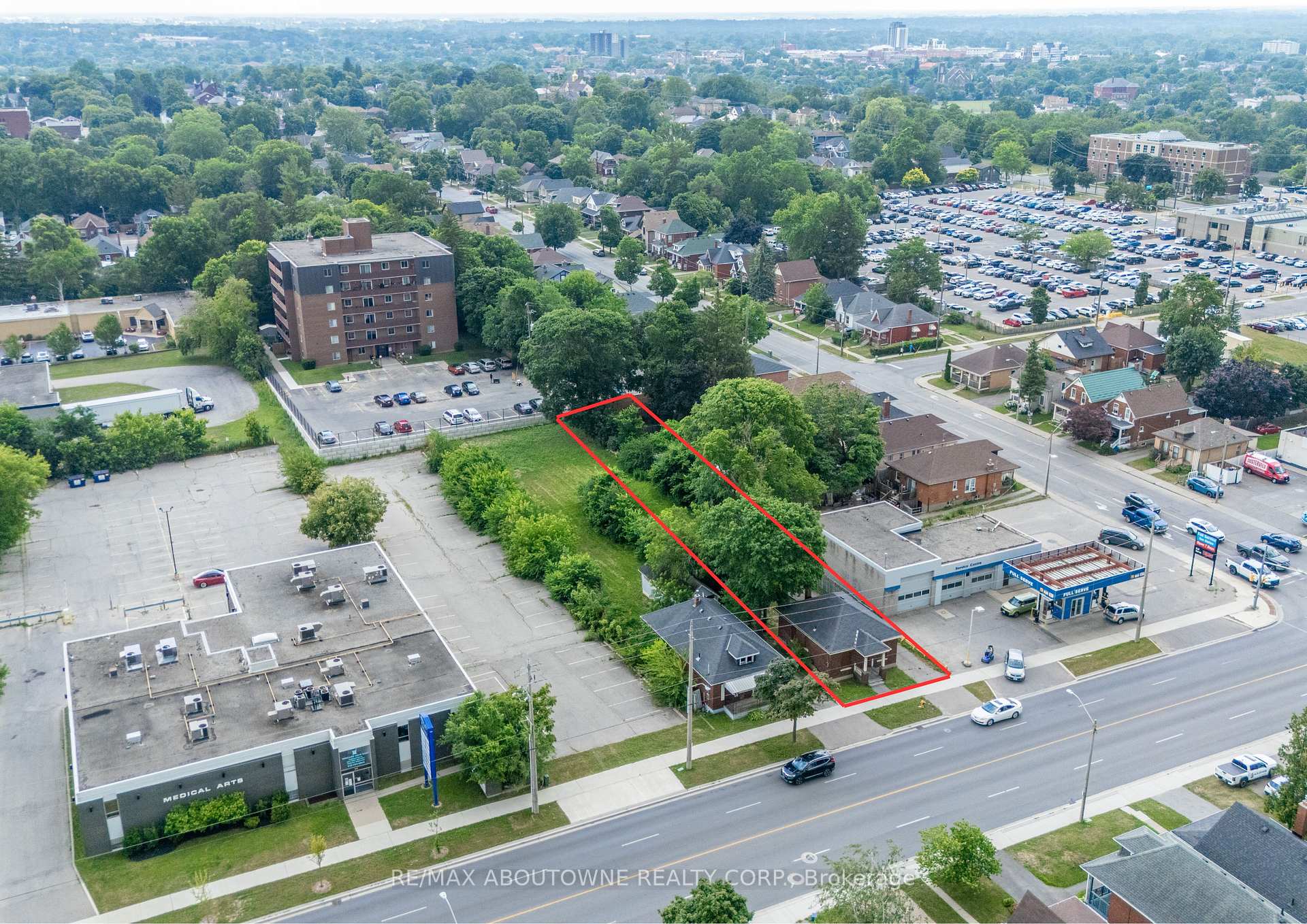 Photo 6 of 339 St Paul Avenue, Brantford, Henderson-Sky Acres — HOMEH