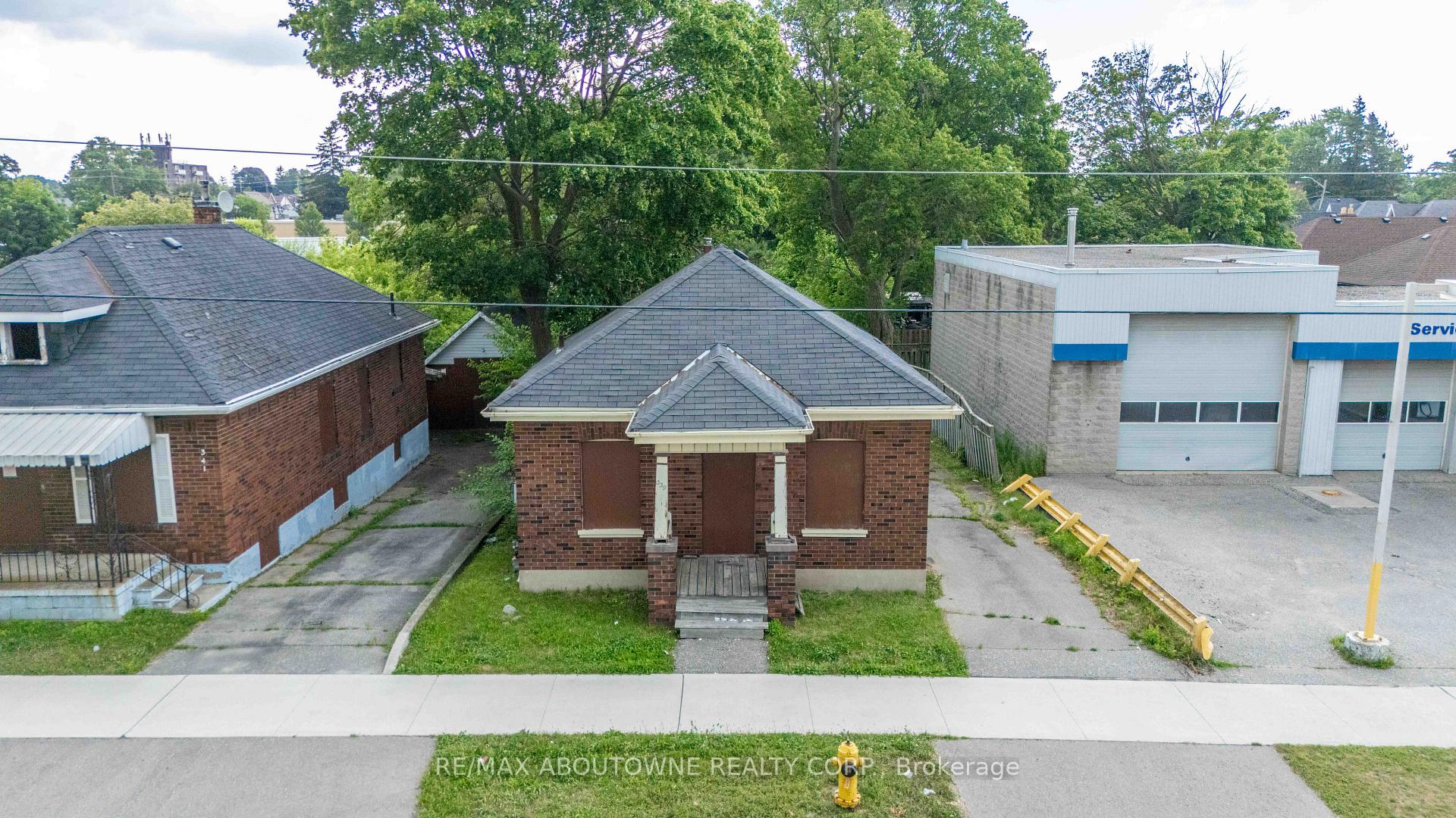 Photo 10 of 339 St Paul Avenue, Brantford, Henderson-Sky Acres — HOMEH