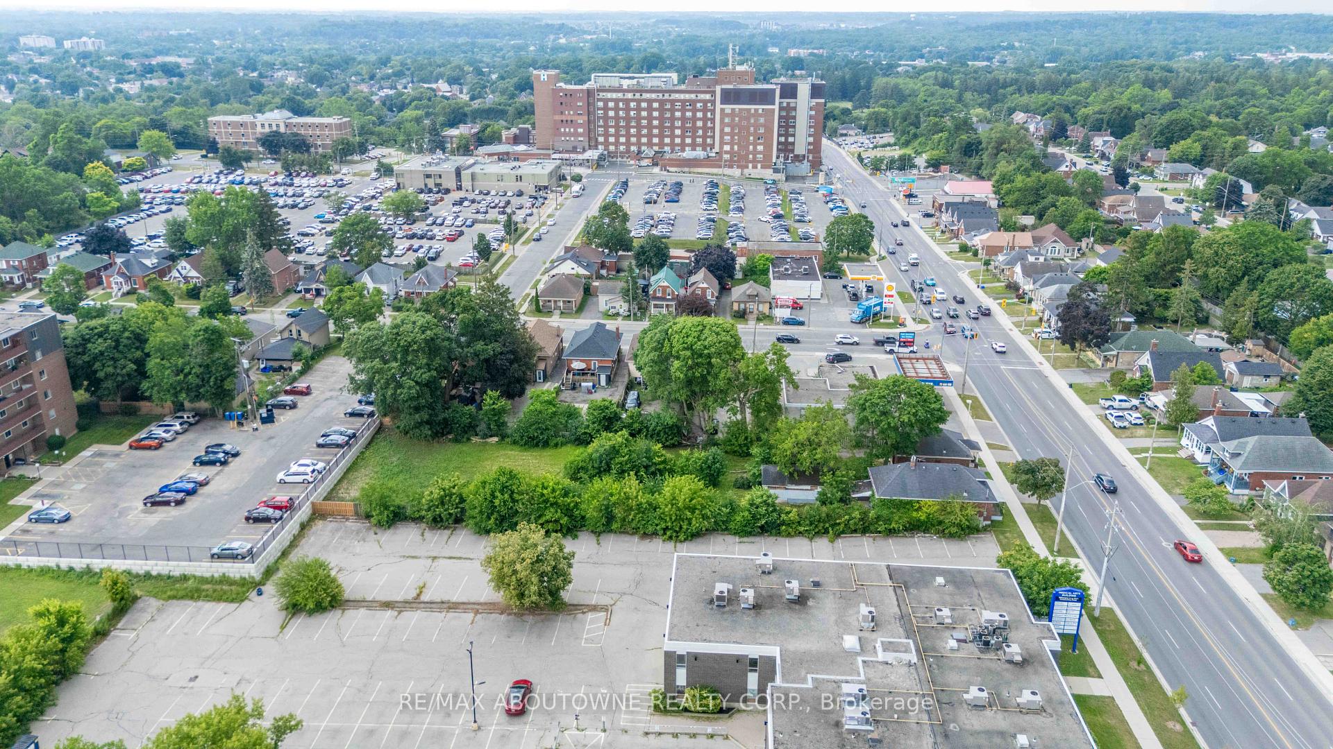 Photo 17 of 339 St Paul Avenue, Brantford, Henderson-Sky Acres — HOMEH