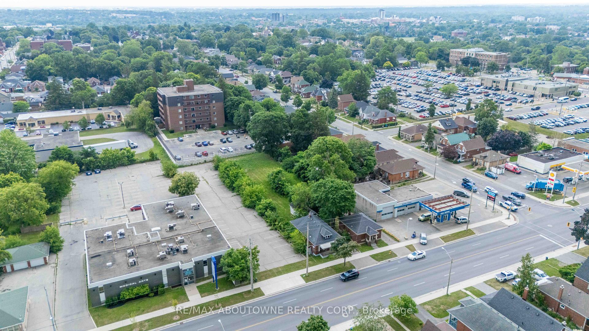 Photo 18 of 339 St Paul Avenue, Brantford, Henderson-Sky Acres — HOMEH