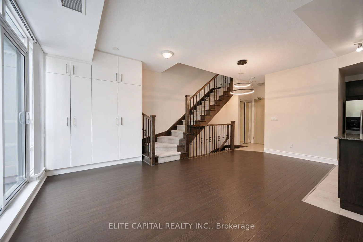 Photo 8 of Unit 203, 31 Olive Avenue, North York, Willowdale East — HOMEH