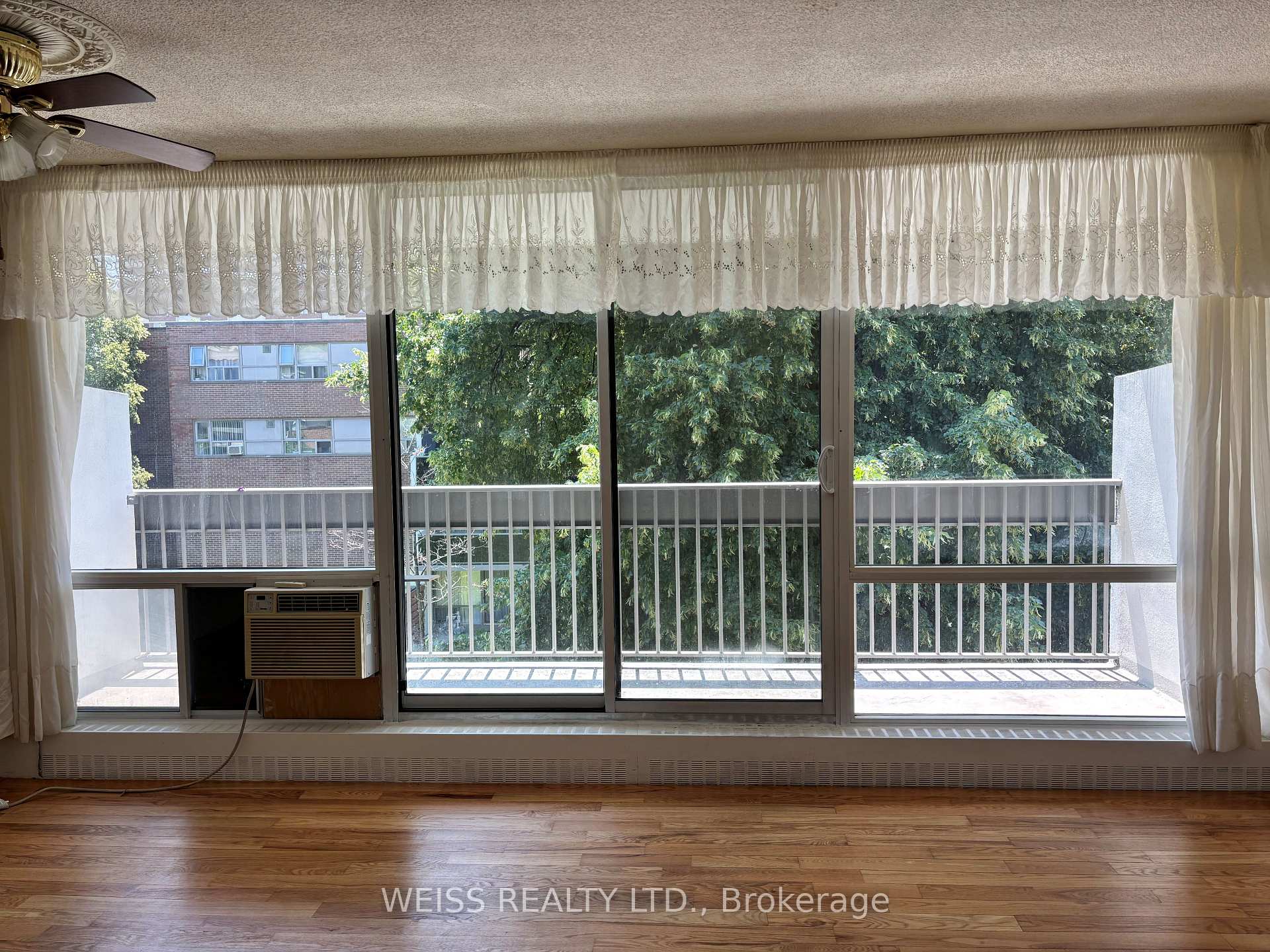 Photo 4 of Unit 310, 1801 O'Connor Drive, North York, Victoria Village — HOMEH