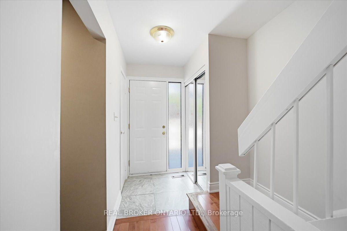 Photo 5 of Unit 2, 6855 Glen Erin Drive, Mississauga, Meadowvale — HOMEH