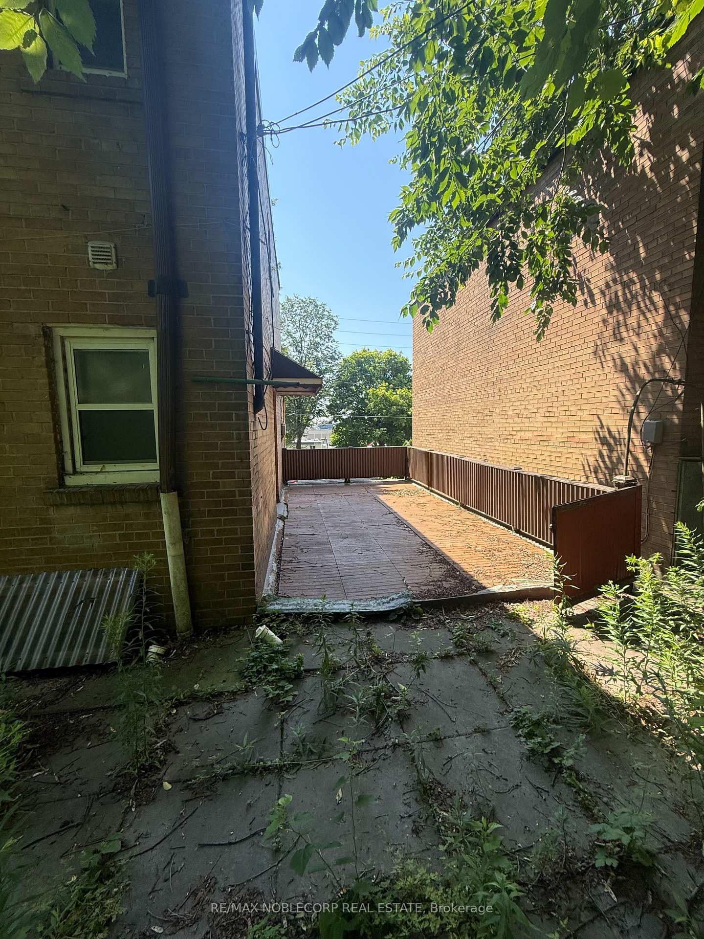 Photo 3 of 832 Davenport Road, Toronto, Wychwood — HOMEH