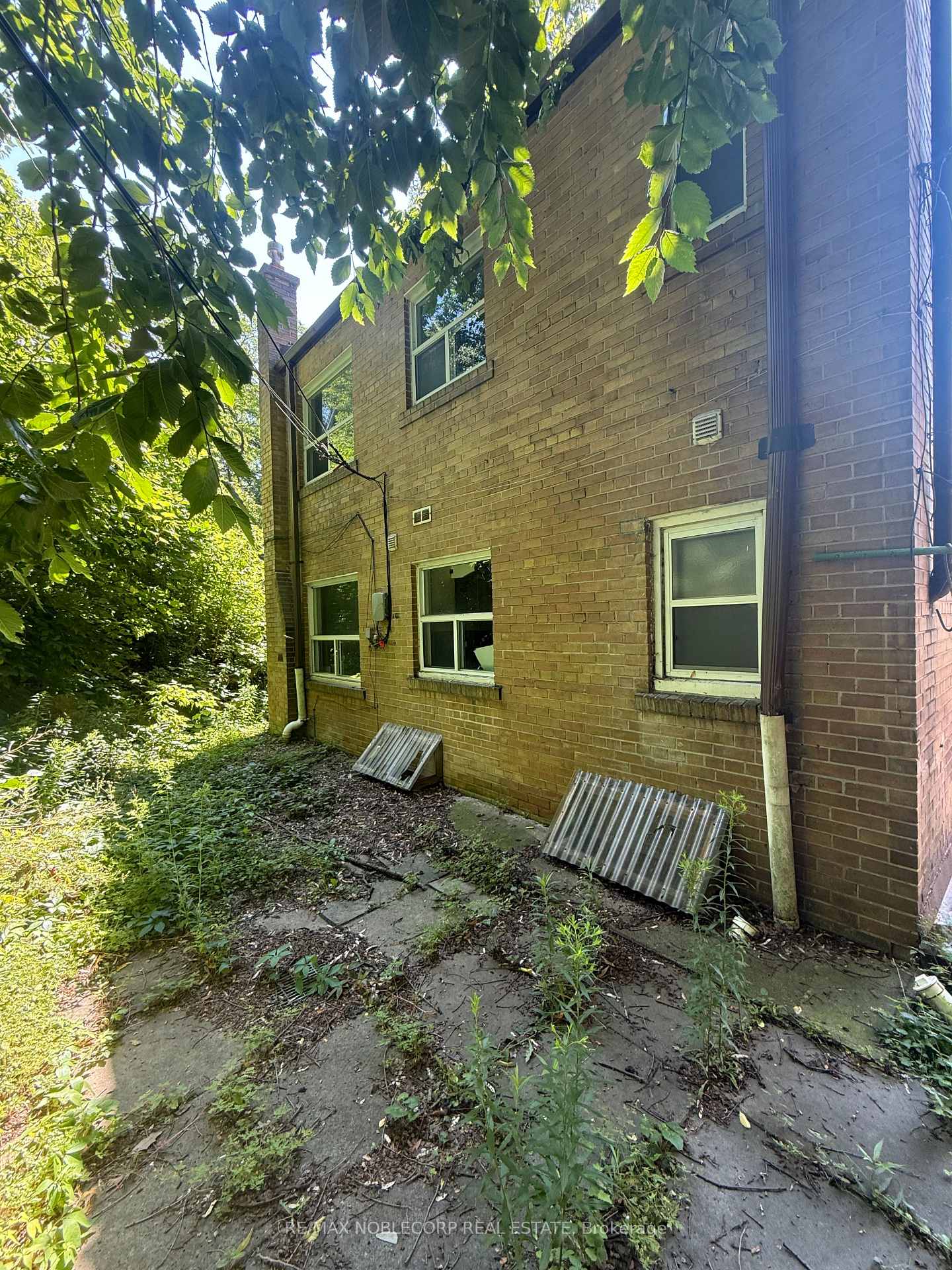 Photo 4 of 832 Davenport Road, Toronto, Wychwood — HOMEH