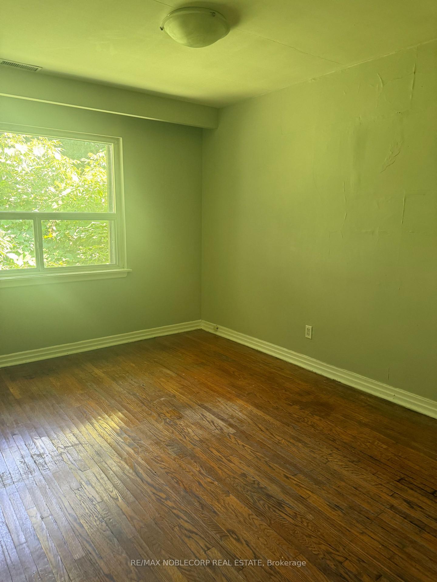 Photo 6 of 832 Davenport Road, Toronto, Wychwood — HOMEH