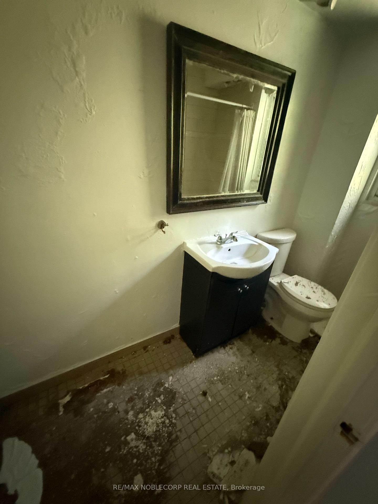 Photo 9 of 832 Davenport Road, Toronto, Wychwood — HOMEH