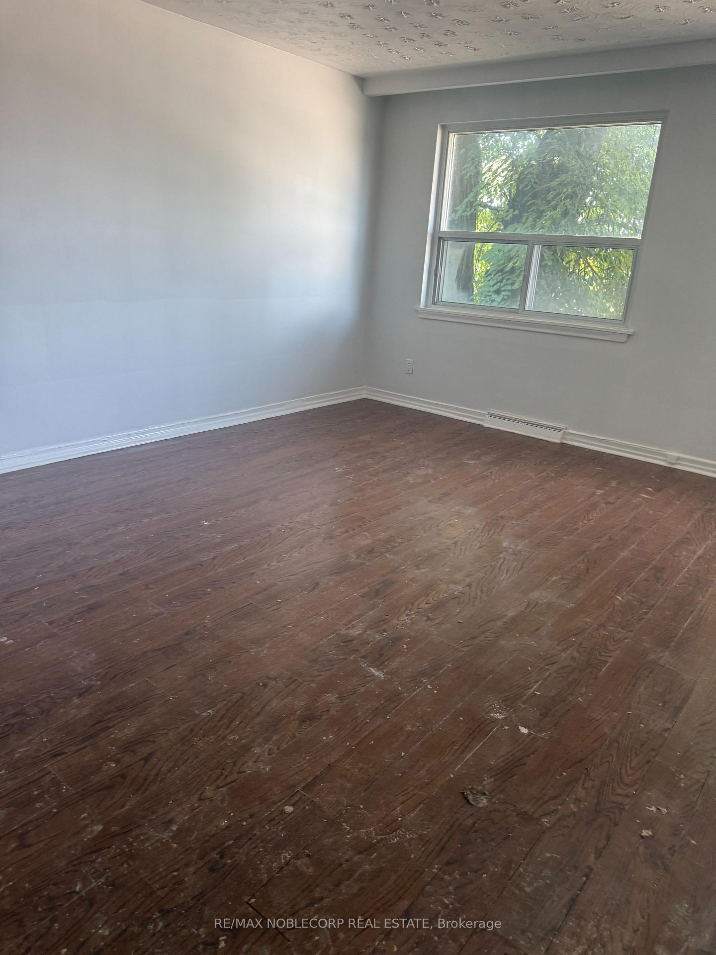 Photo 11 of 832 Davenport Road, Toronto, Wychwood — HOMEH