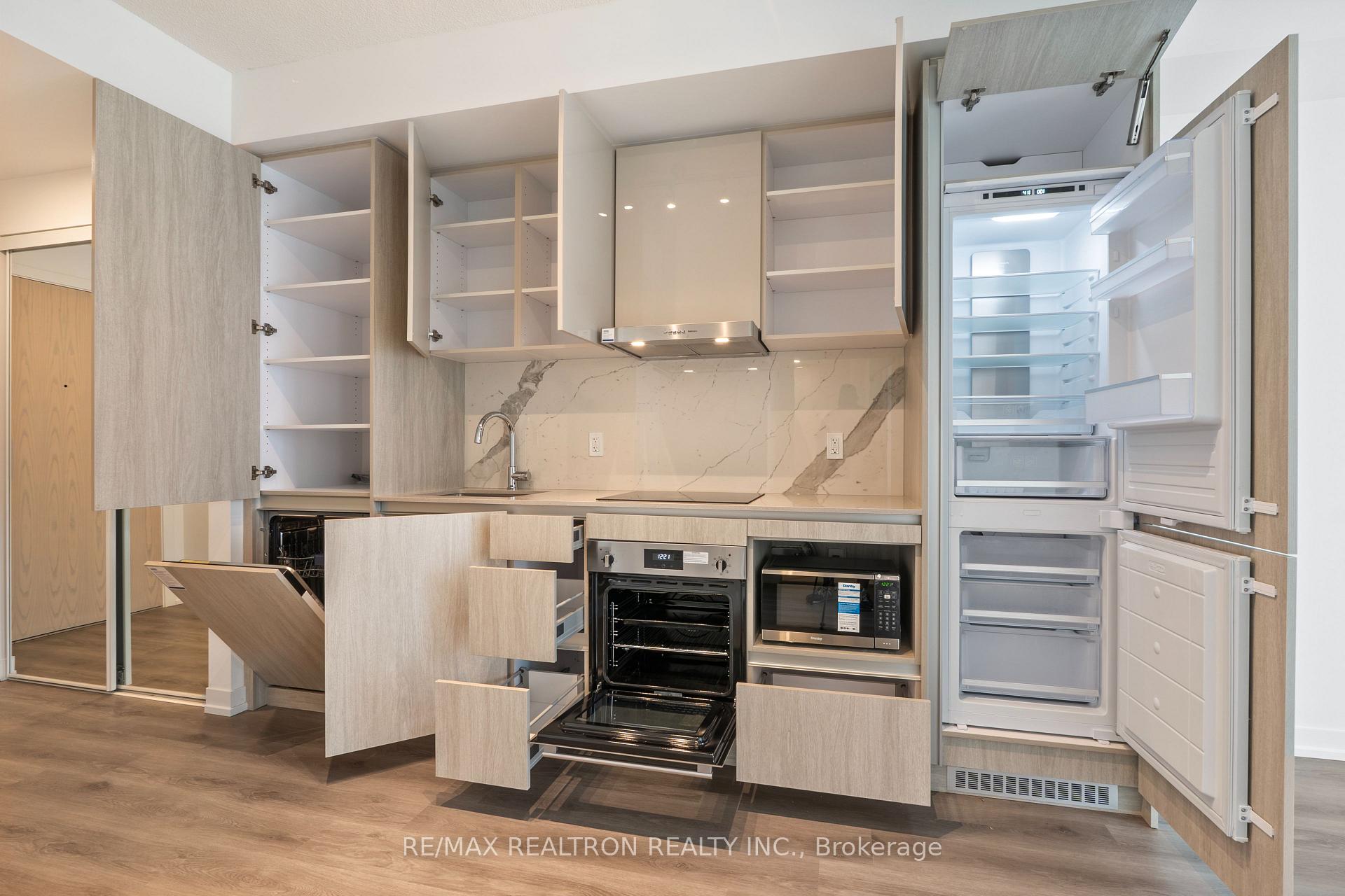 Photo 7 of Unit 2616, 28 Interchange Way, Vaughan, Vaughan Corporate Centre — HOMEH