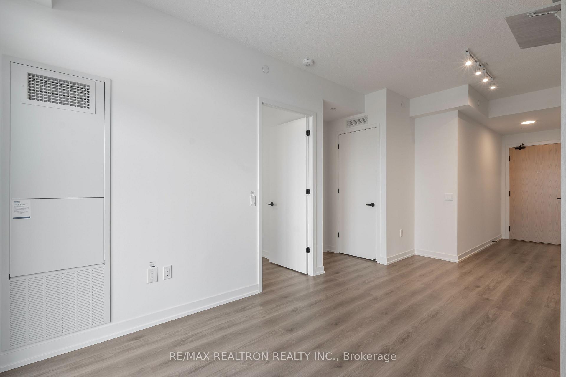 Photo 9 of Unit 2616, 28 Interchange Way, Vaughan, Vaughan Corporate Centre — HOMEH