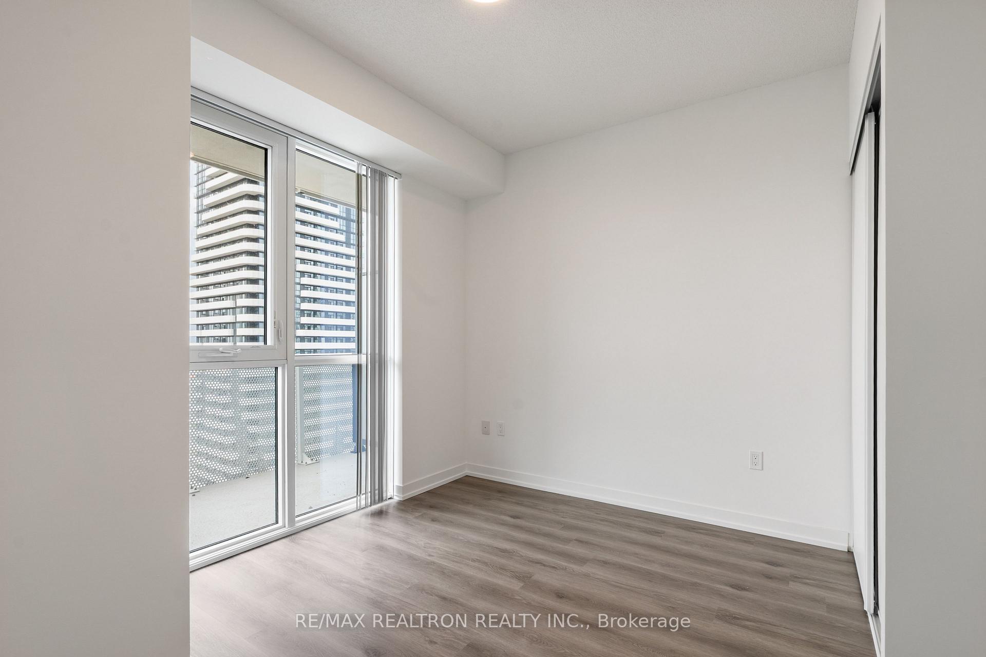 Photo 12 of Unit 2616, 28 Interchange Way, Vaughan, Vaughan Corporate Centre — HOMEH