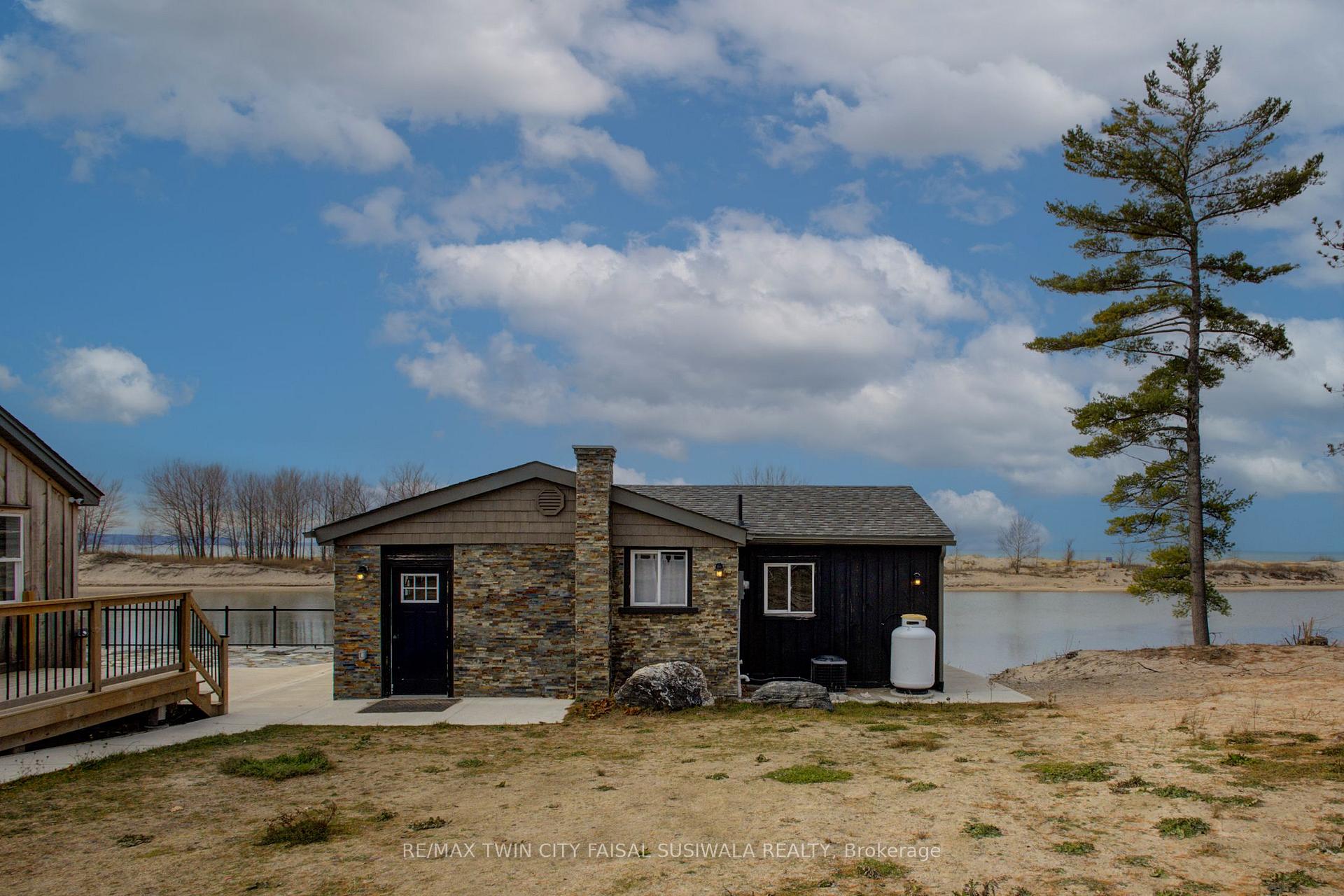 Photo 35 of 4 Browns Lane, Wasaga Beach — HOMEH