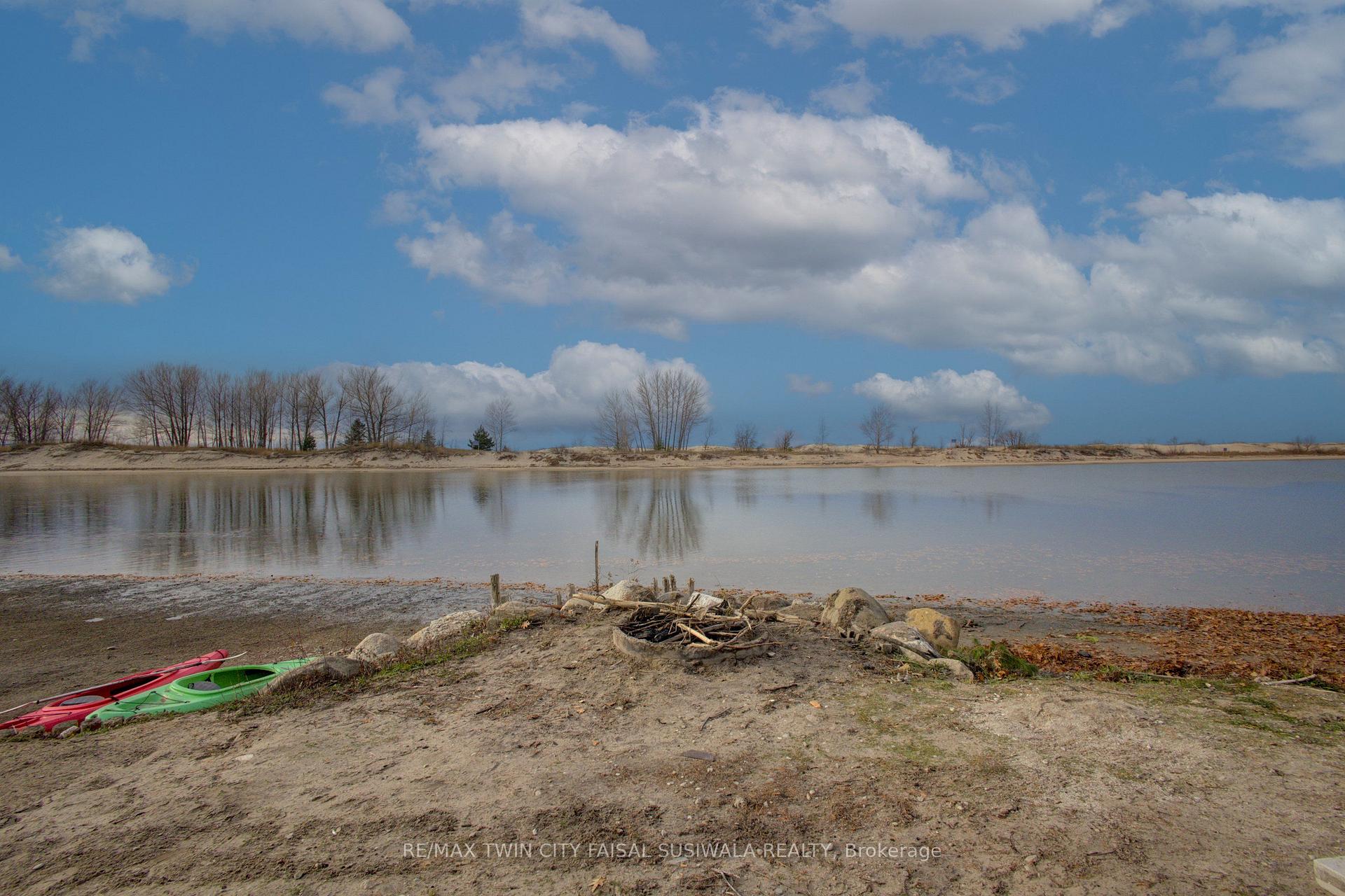 Photo 38 of 4 Browns Lane, Wasaga Beach — HOMEH