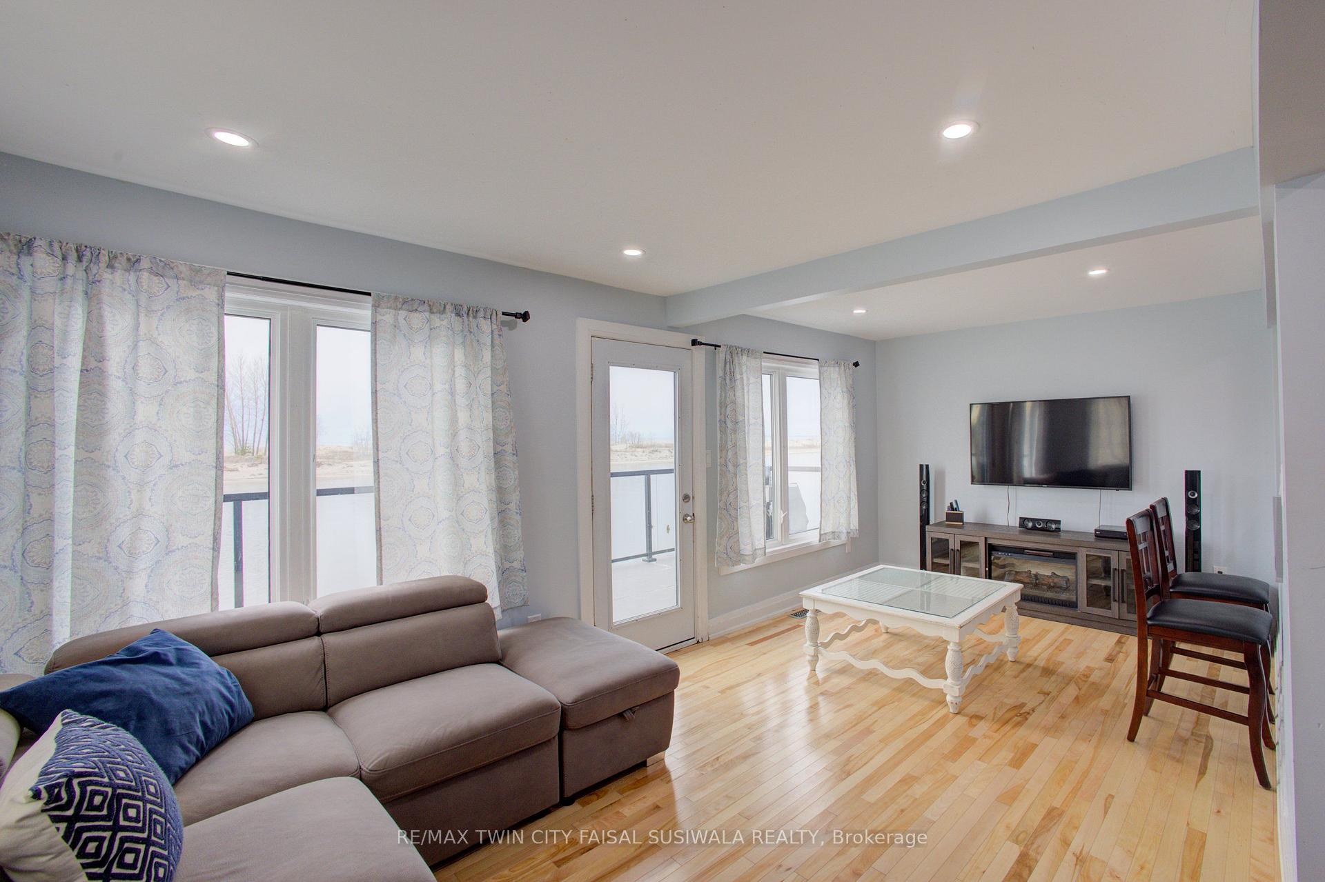 Photo 49 of 4 Browns Lane, Wasaga Beach — HOMEH