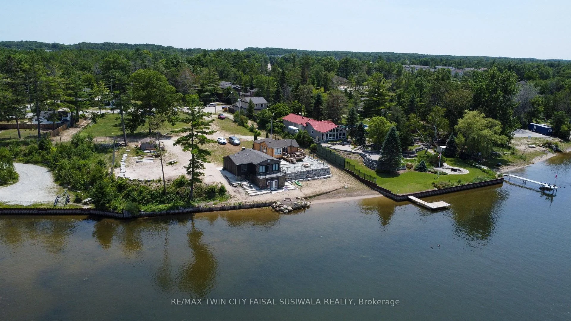 Photo 8 of 4 Browns Lane, Wasaga Beach — HOMEH