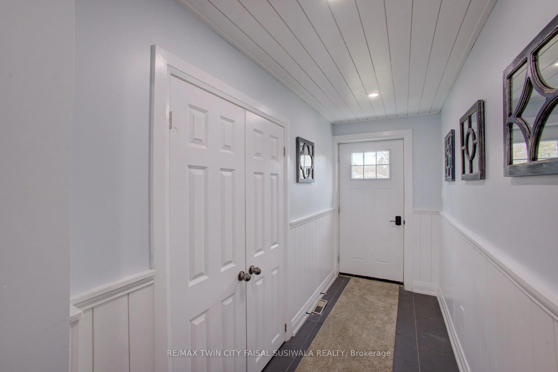 Photo 10 of 4 Browns Lane, Wasaga Beach — HOMEH