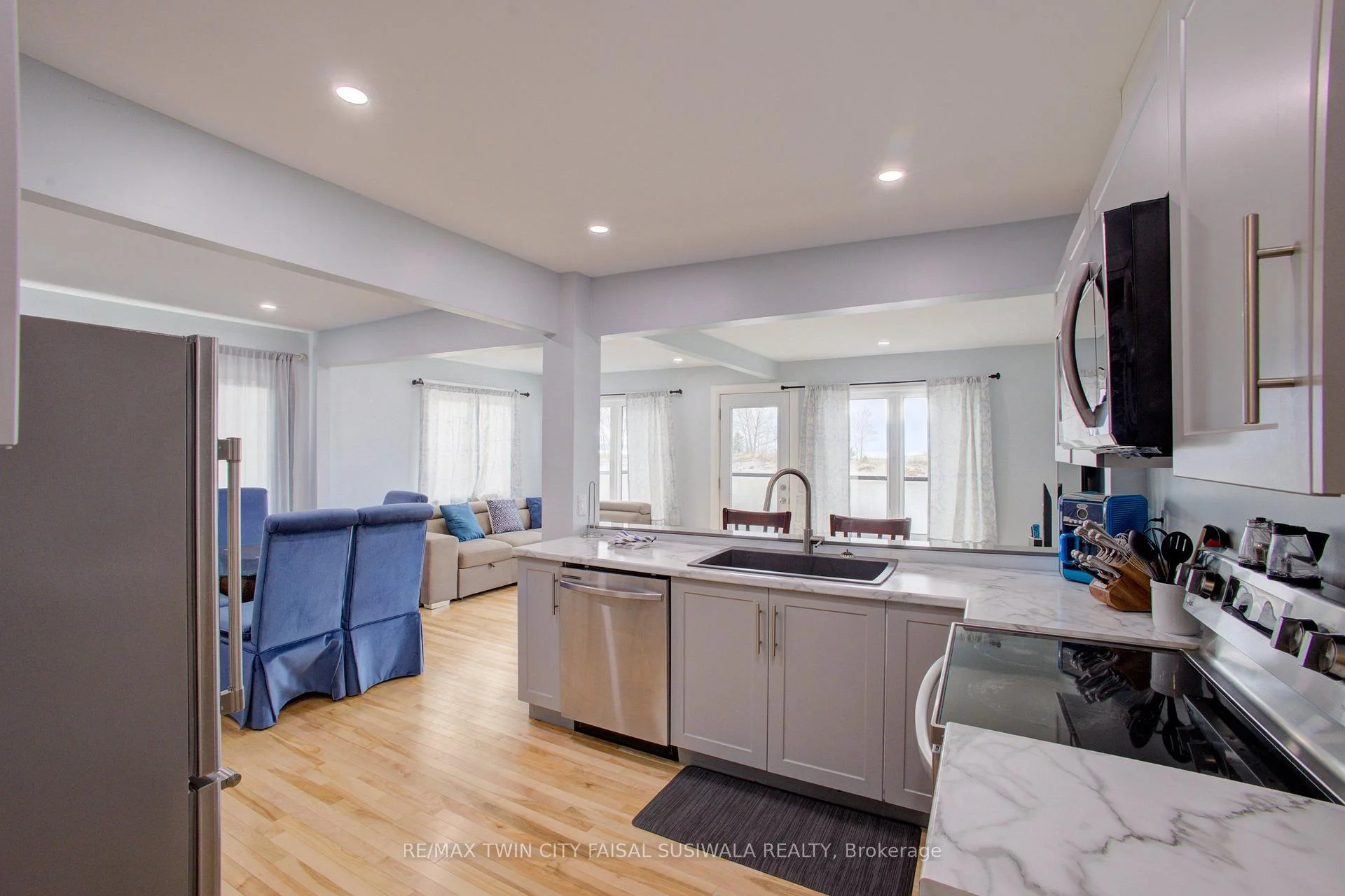 Photo 15 of 4 Browns Lane, Wasaga Beach — HOMEH