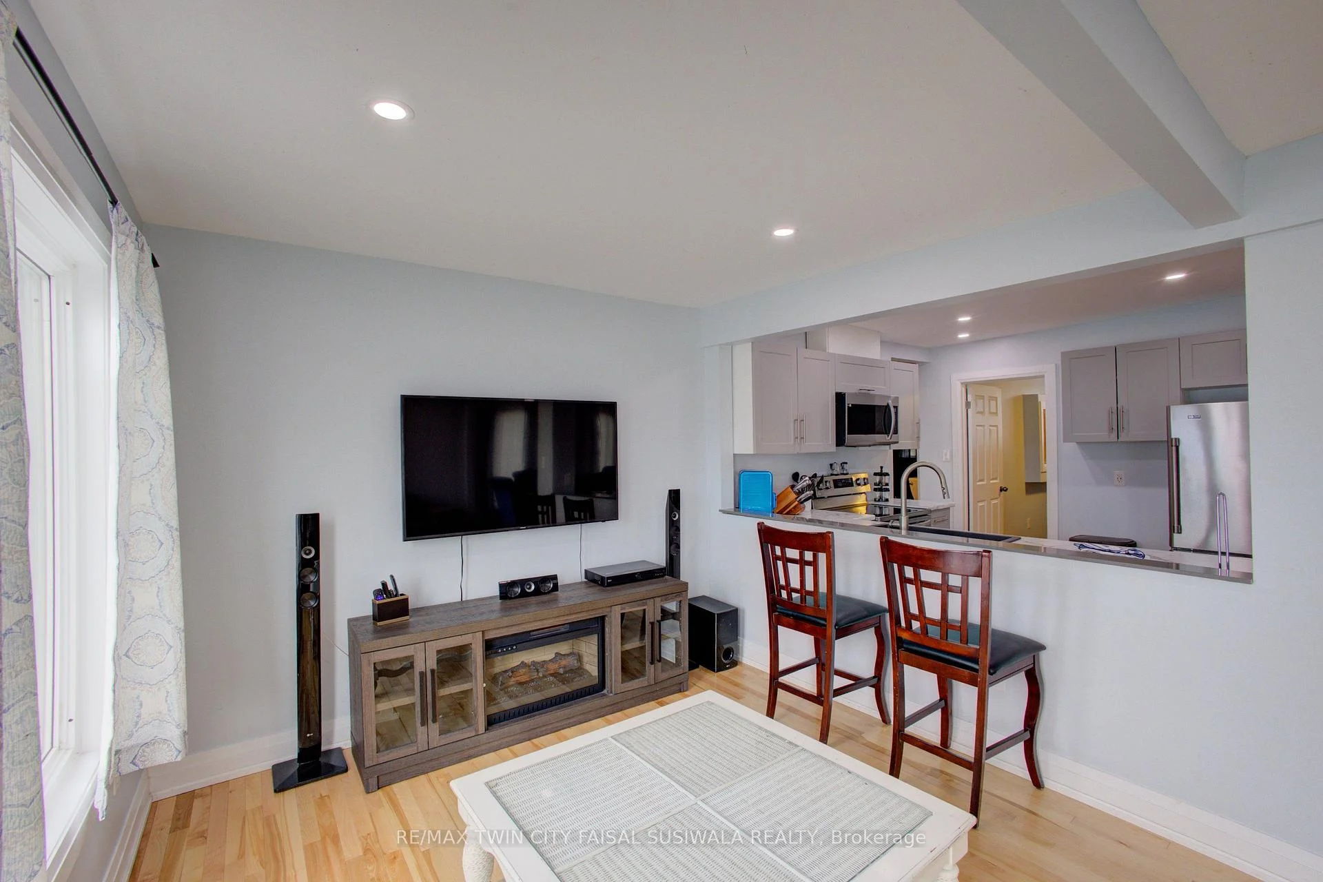 Photo 19 of 4 Browns Lane, Wasaga Beach — HOMEH